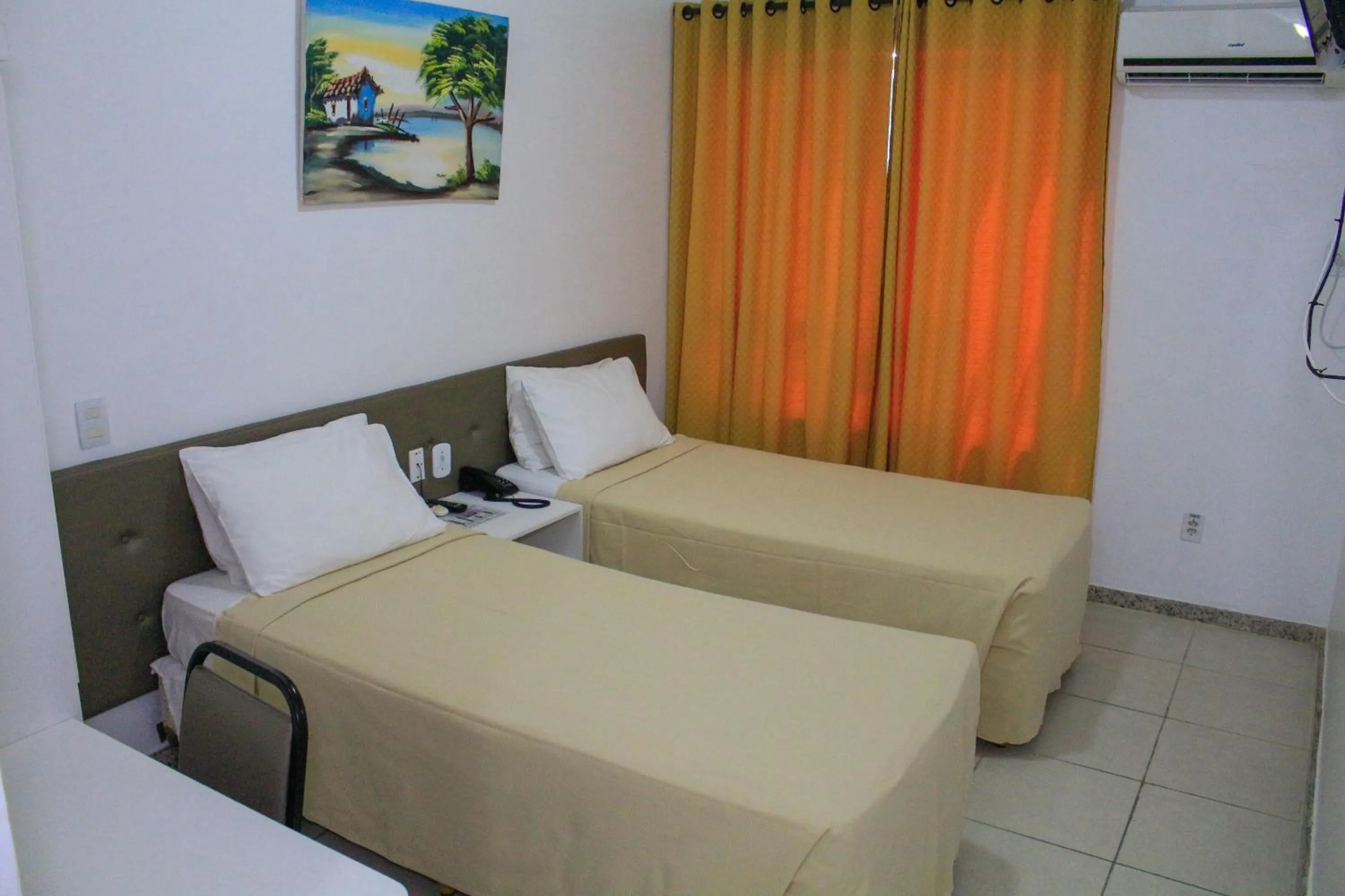 Bed in Simas Praia Hotel