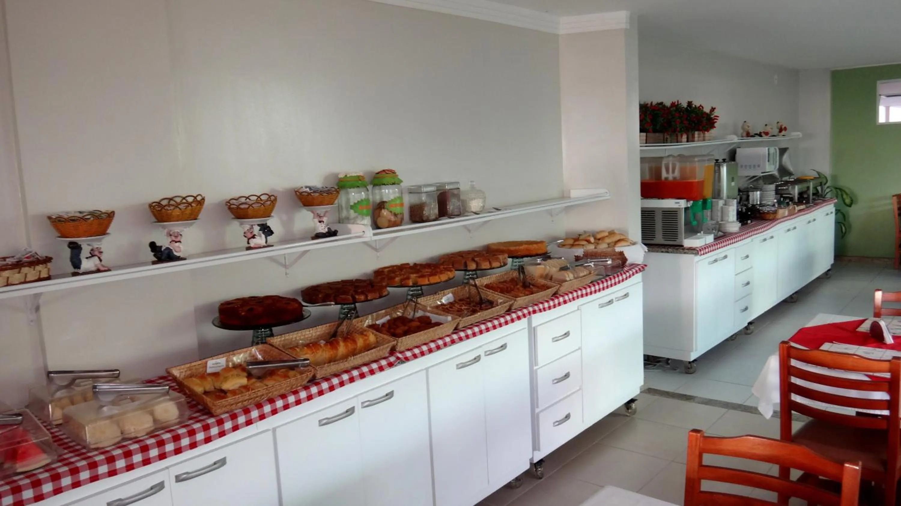 Restaurant/places to eat in Simas Praia Hotel