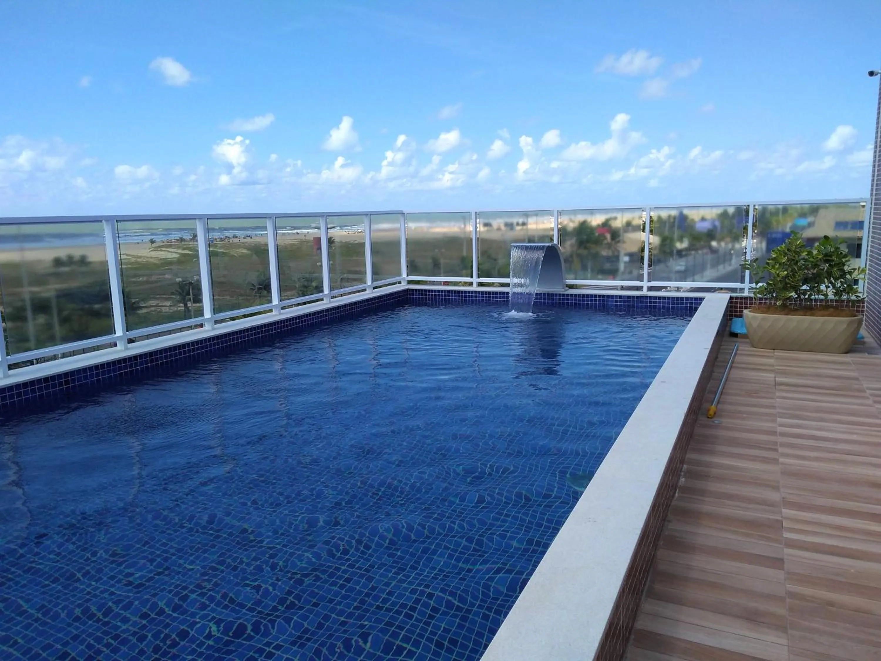 Swimming pool in Simas Praia Hotel