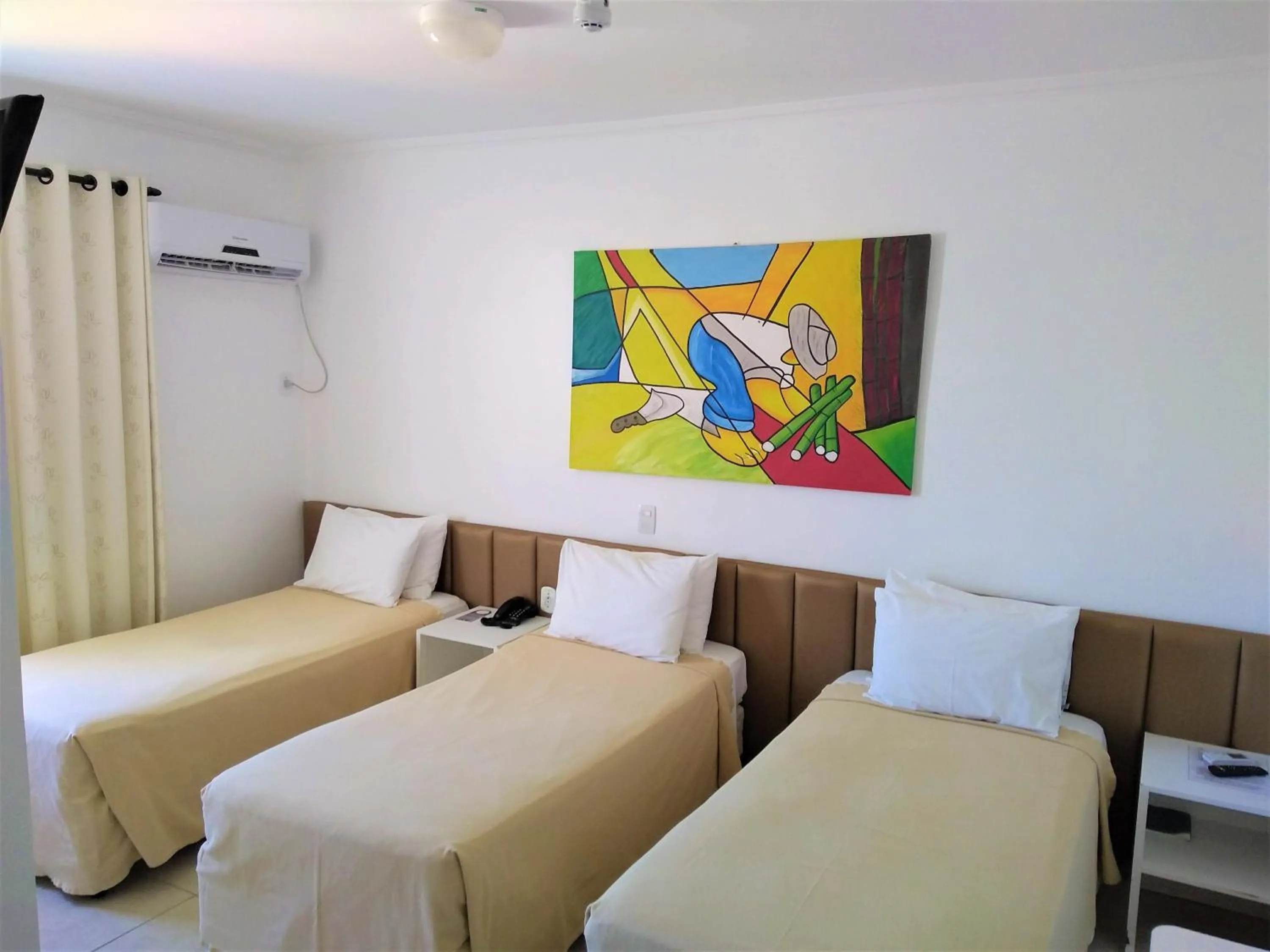 Photo of the whole room, Bed in Simas Praia Hotel