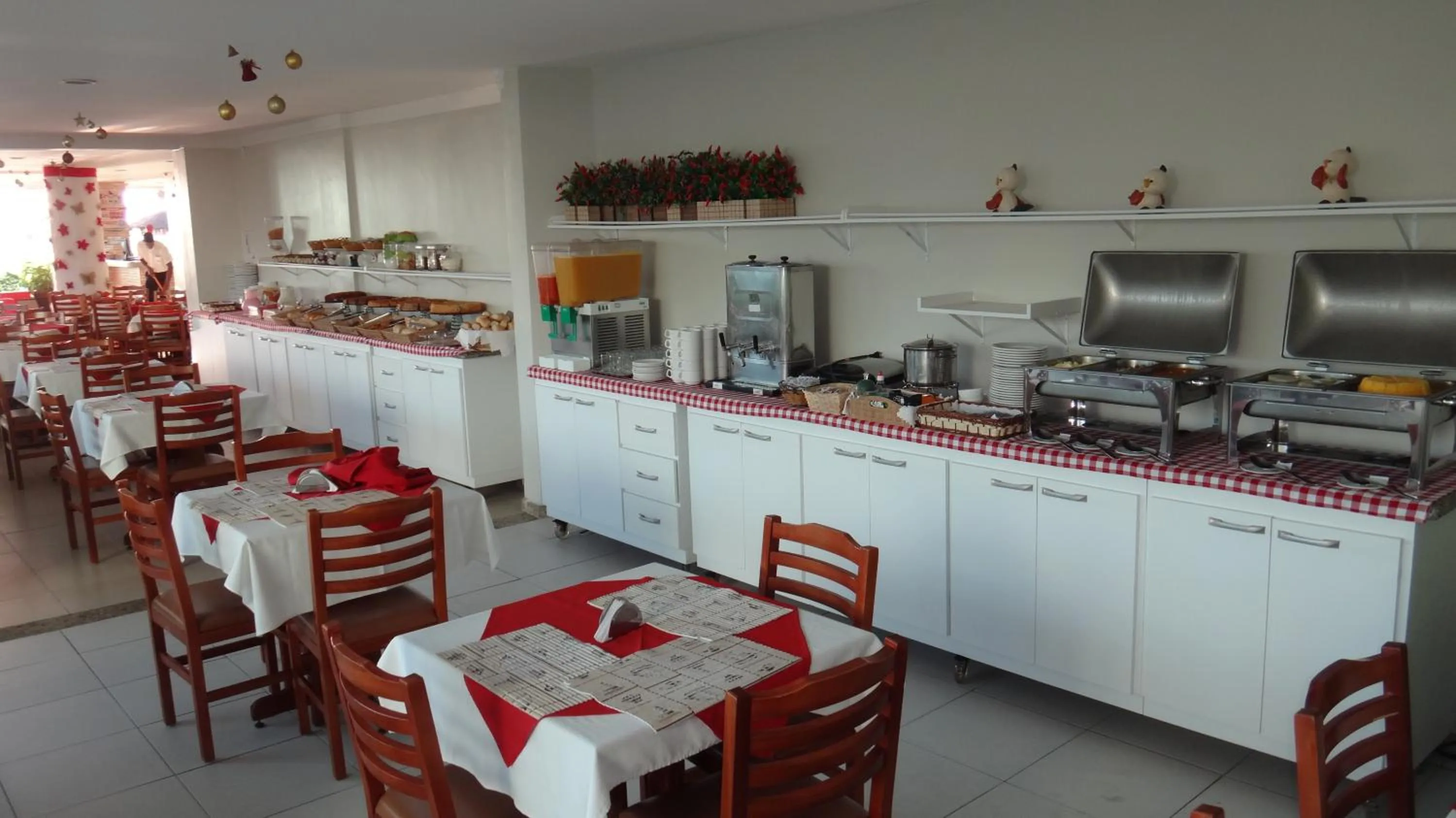 Restaurant/places to eat in Simas Praia Hotel