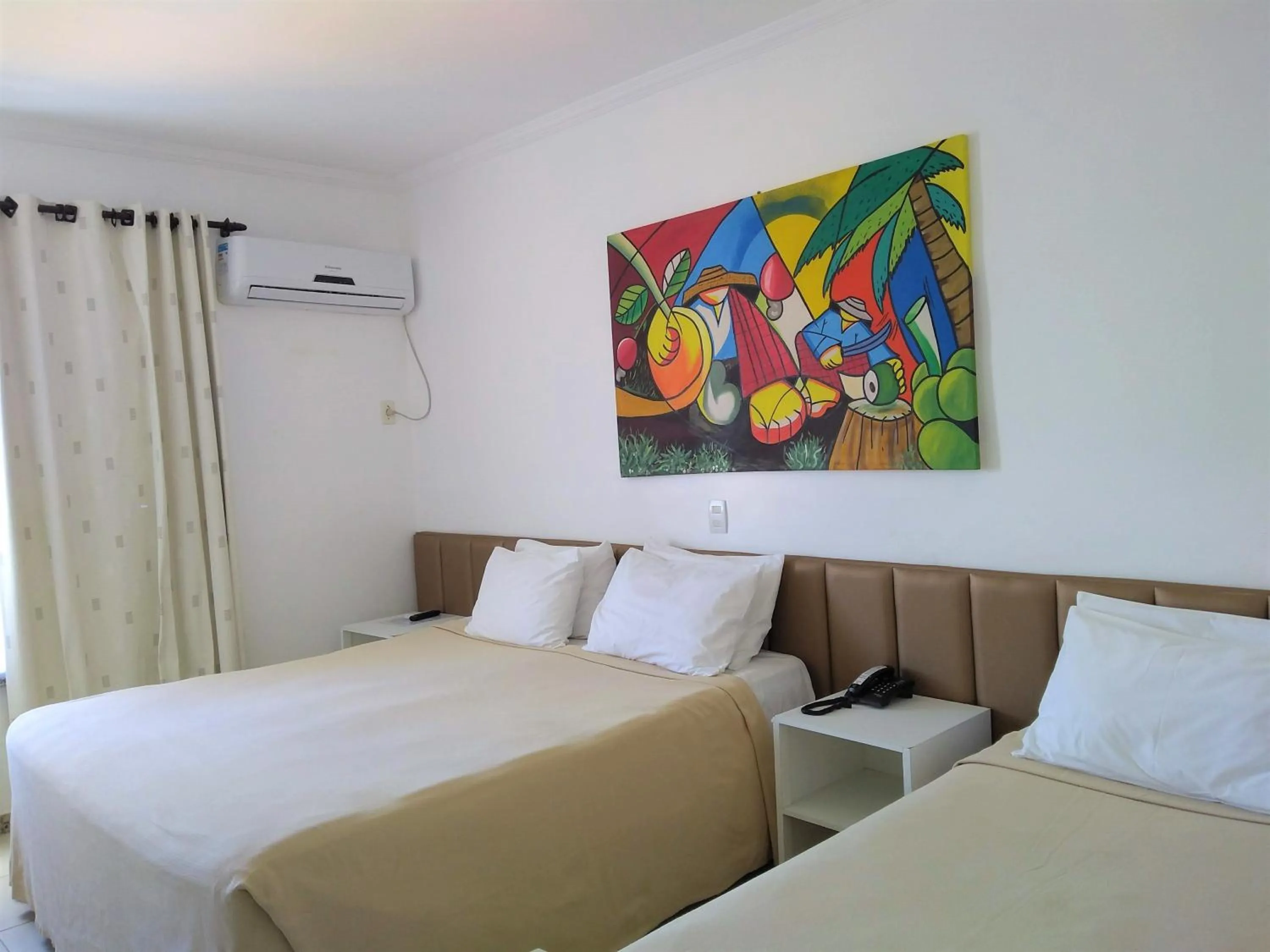 Photo of the whole room, Bed in Simas Praia Hotel