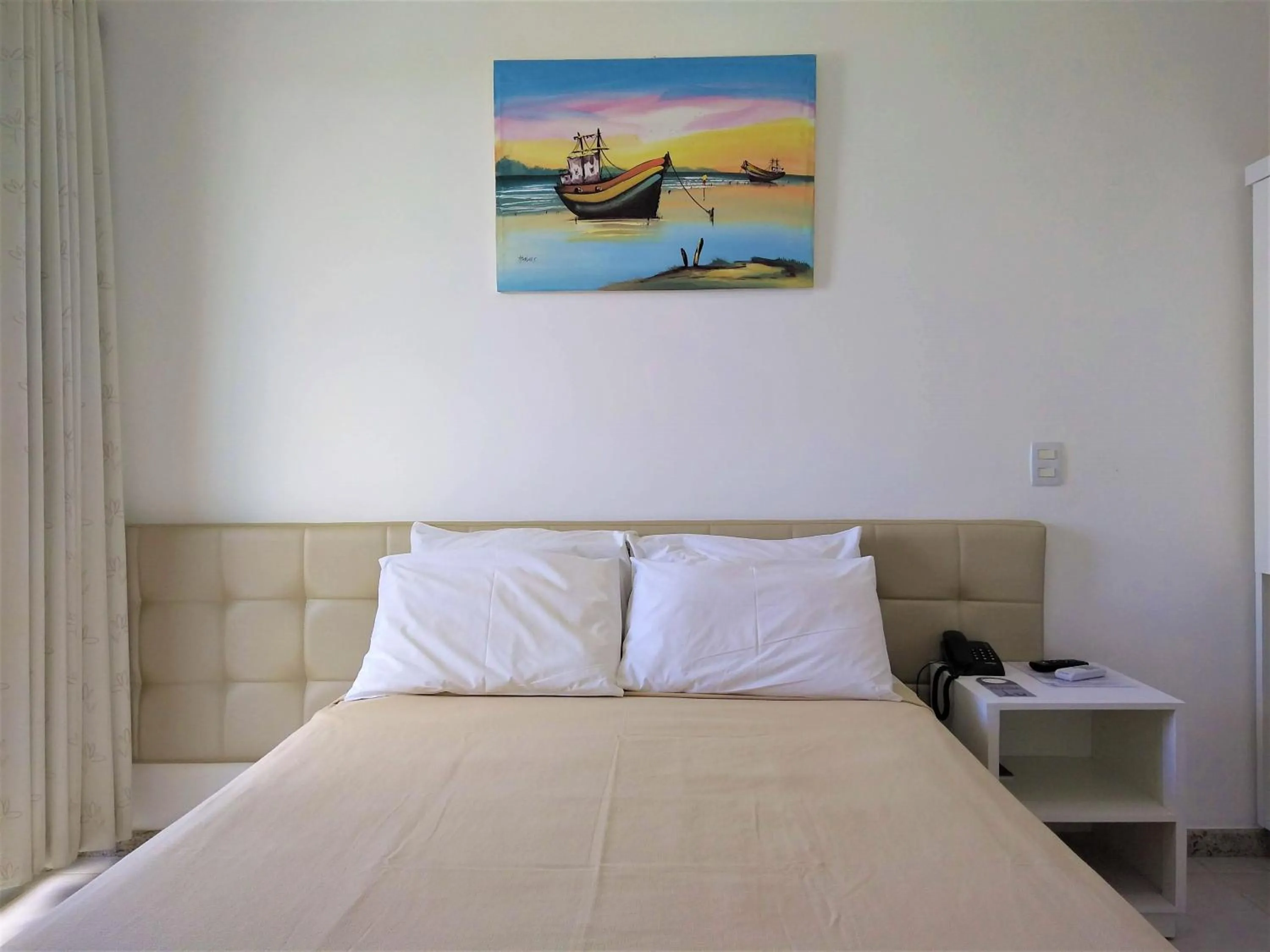 Photo of the whole room, Bed in Simas Praia Hotel
