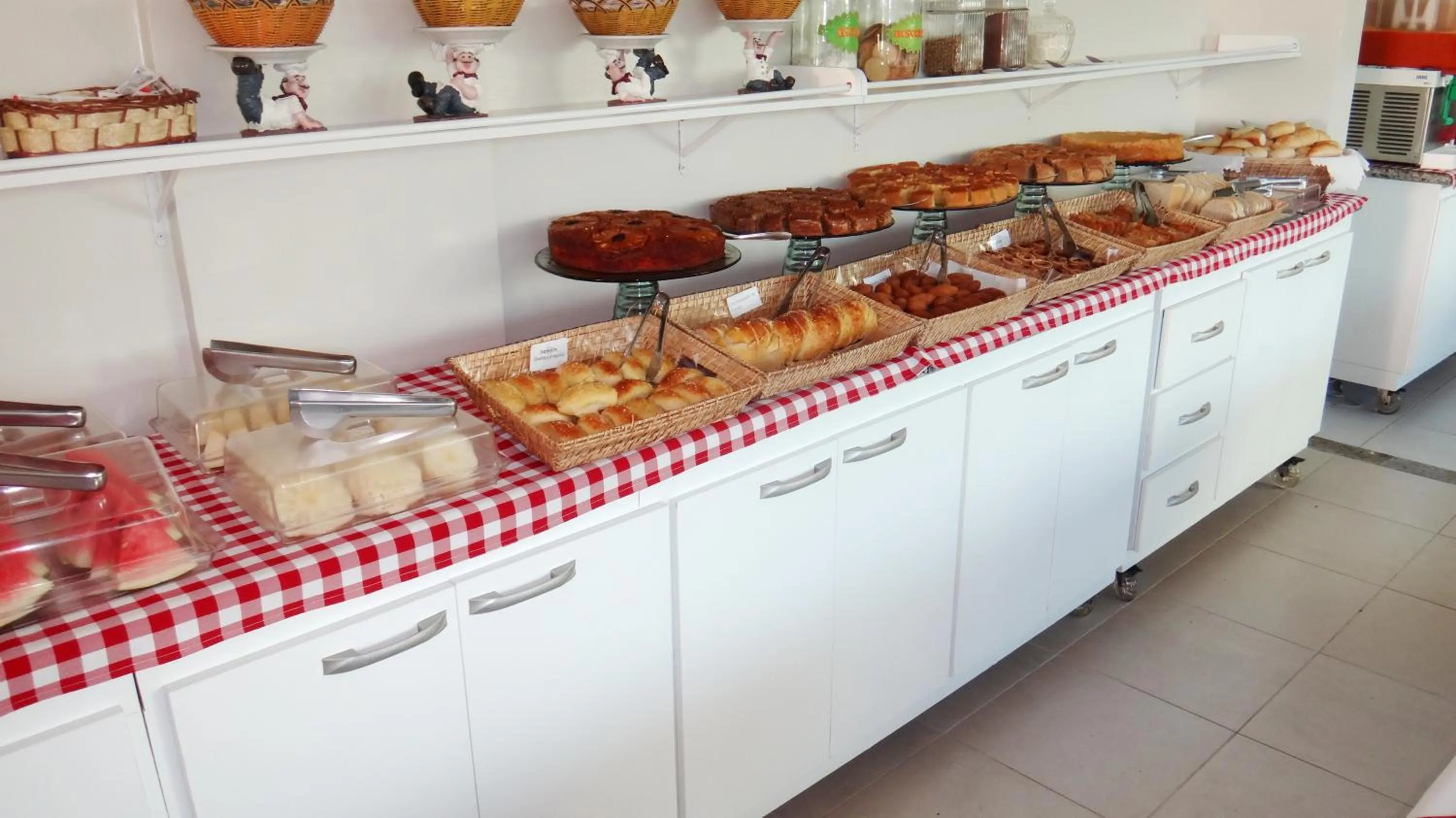 Restaurant/places to eat in Simas Praia Hotel