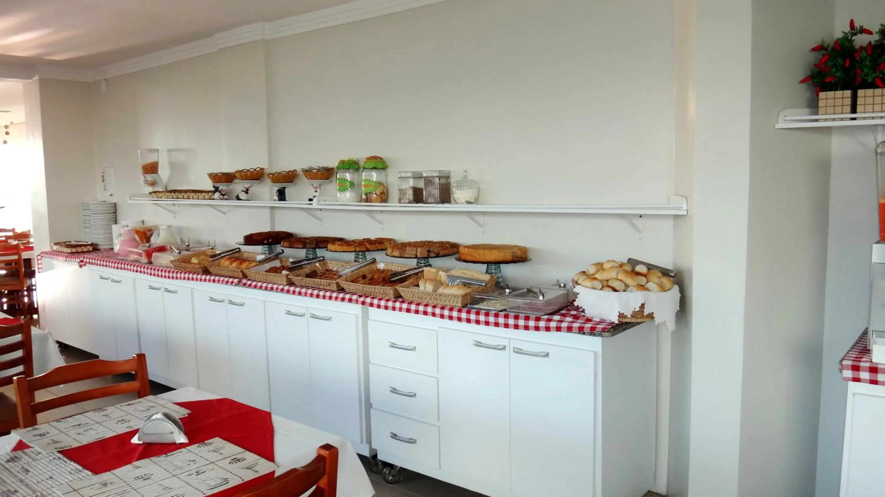 Restaurant/places to eat in Simas Praia Hotel