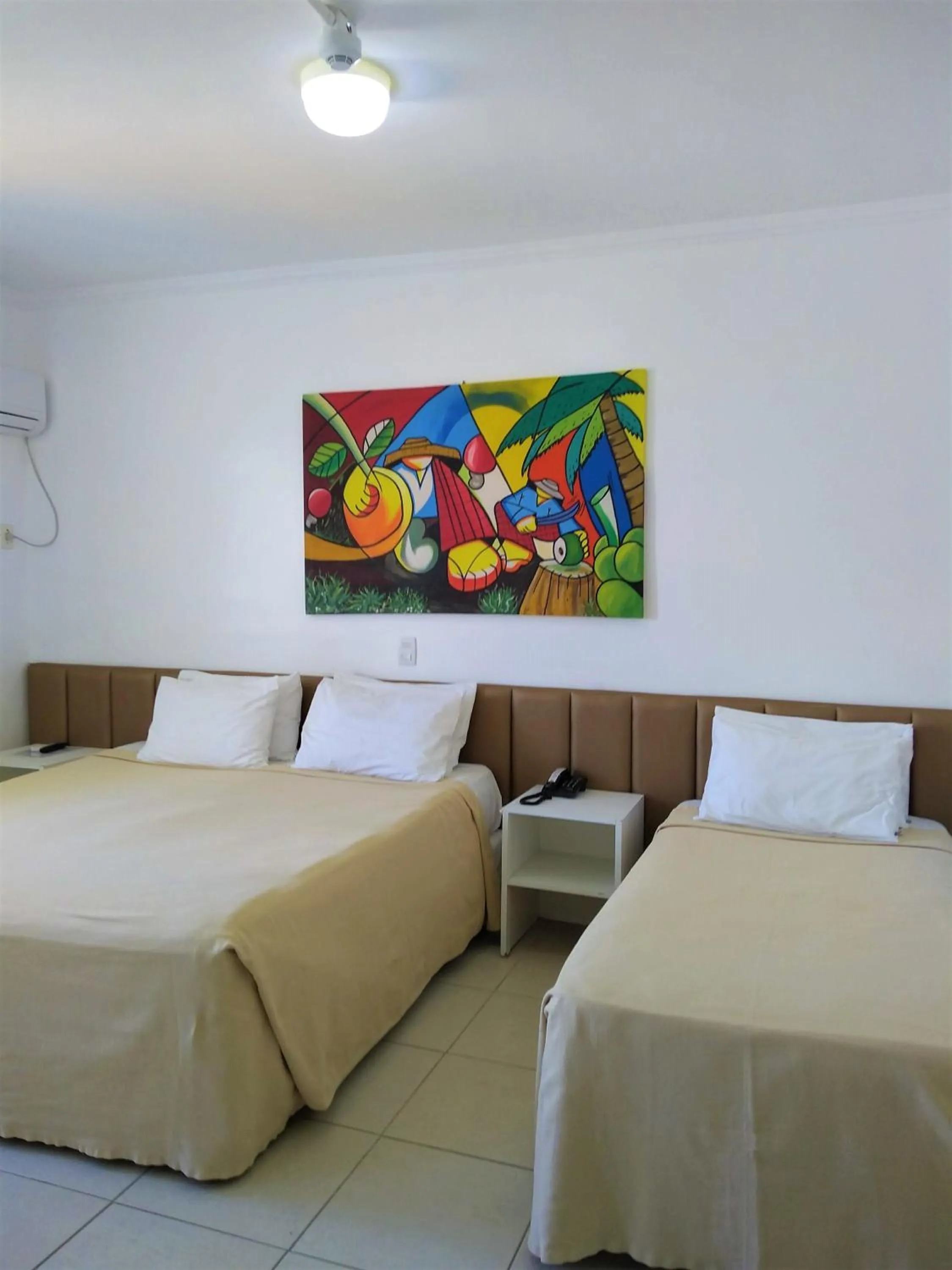 Photo of the whole room, Bed in Simas Praia Hotel