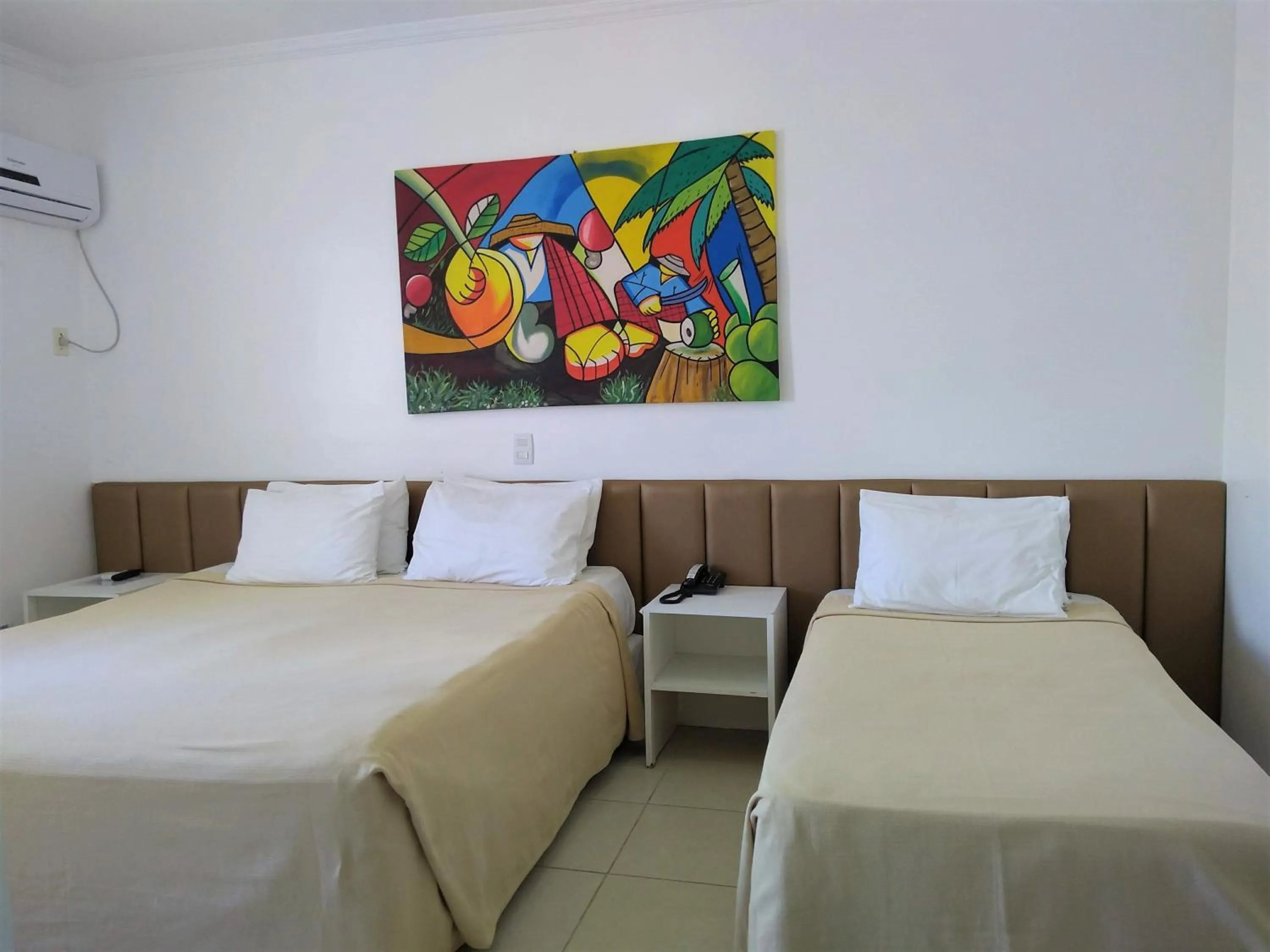 Photo of the whole room, Bed in Simas Praia Hotel