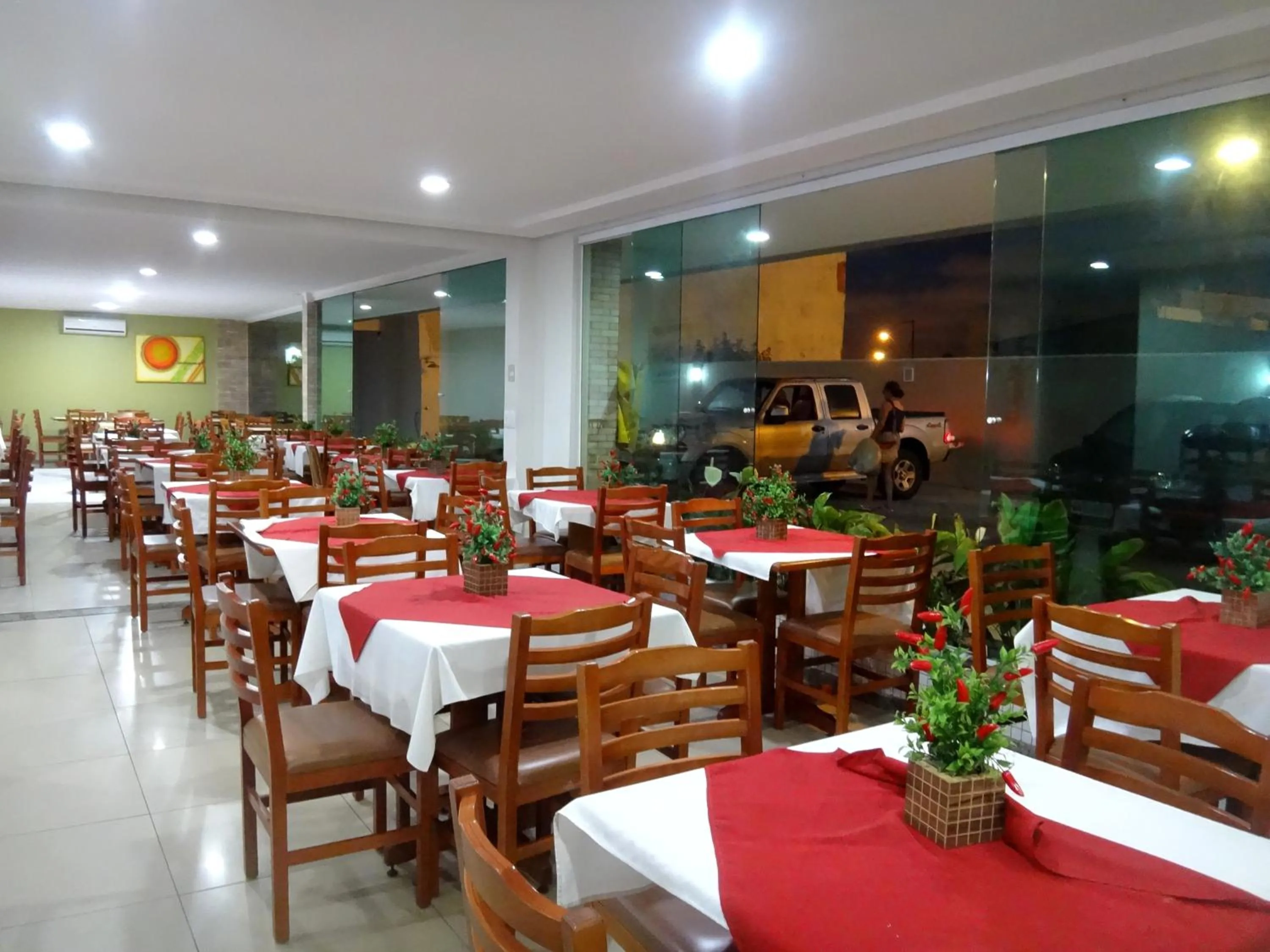 Restaurant/places to eat in Simas Praia Hotel