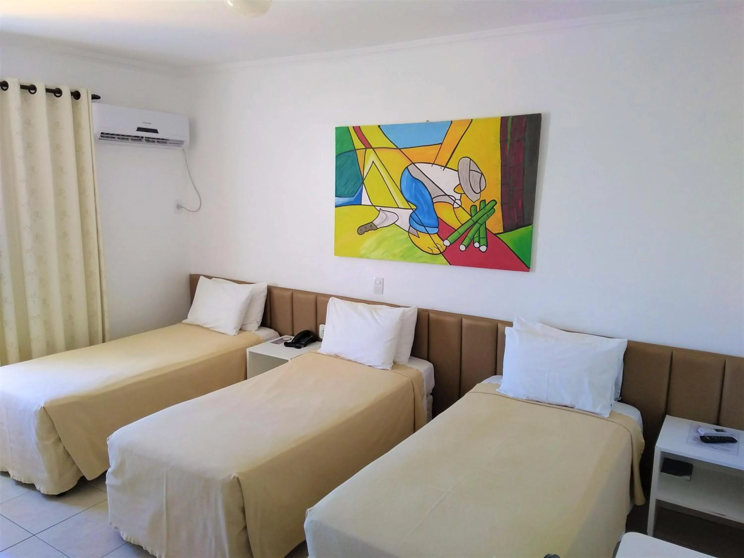 Photo of the whole room, Bed in Simas Praia Hotel