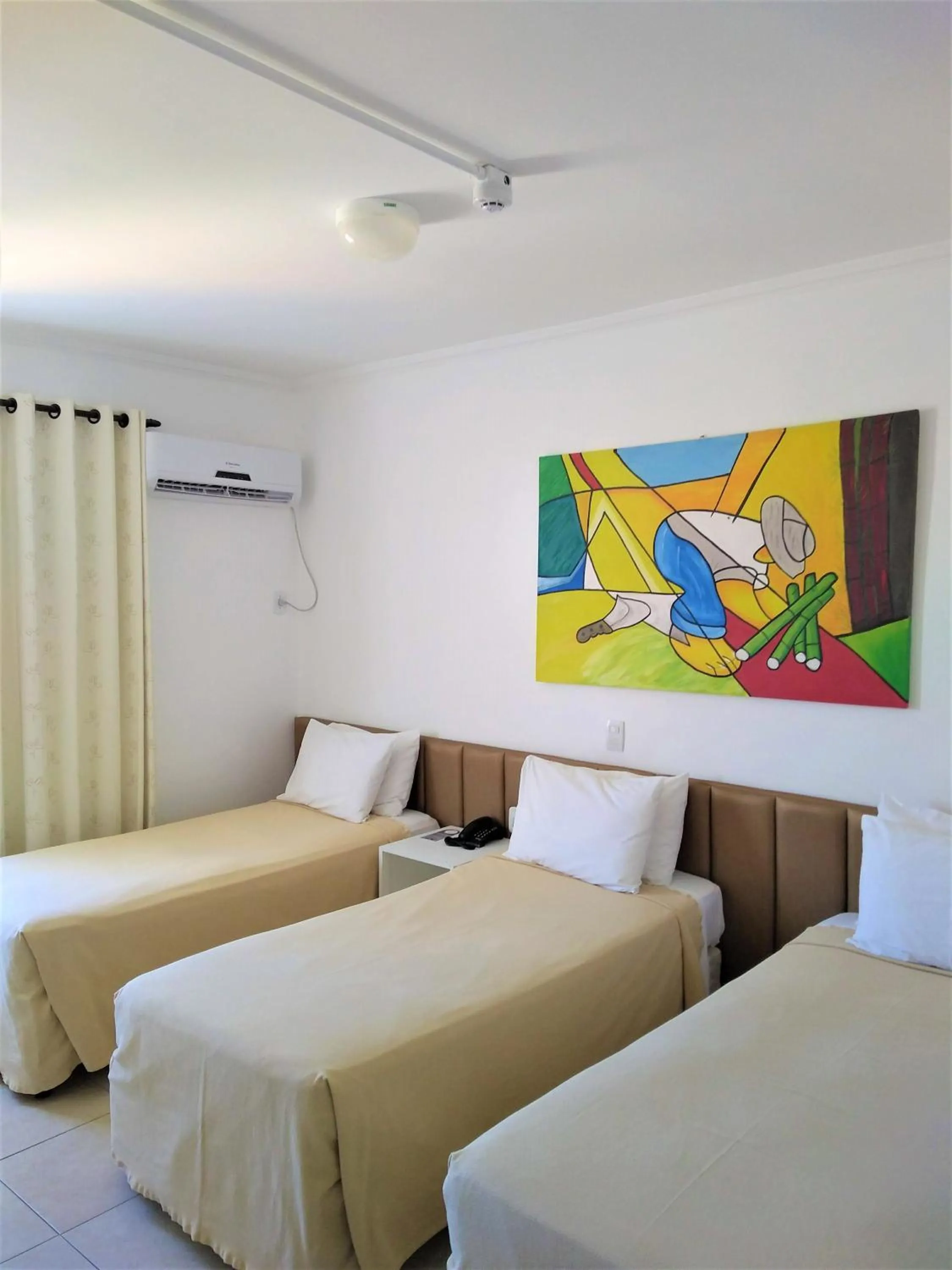 Photo of the whole room, Bed in Simas Praia Hotel