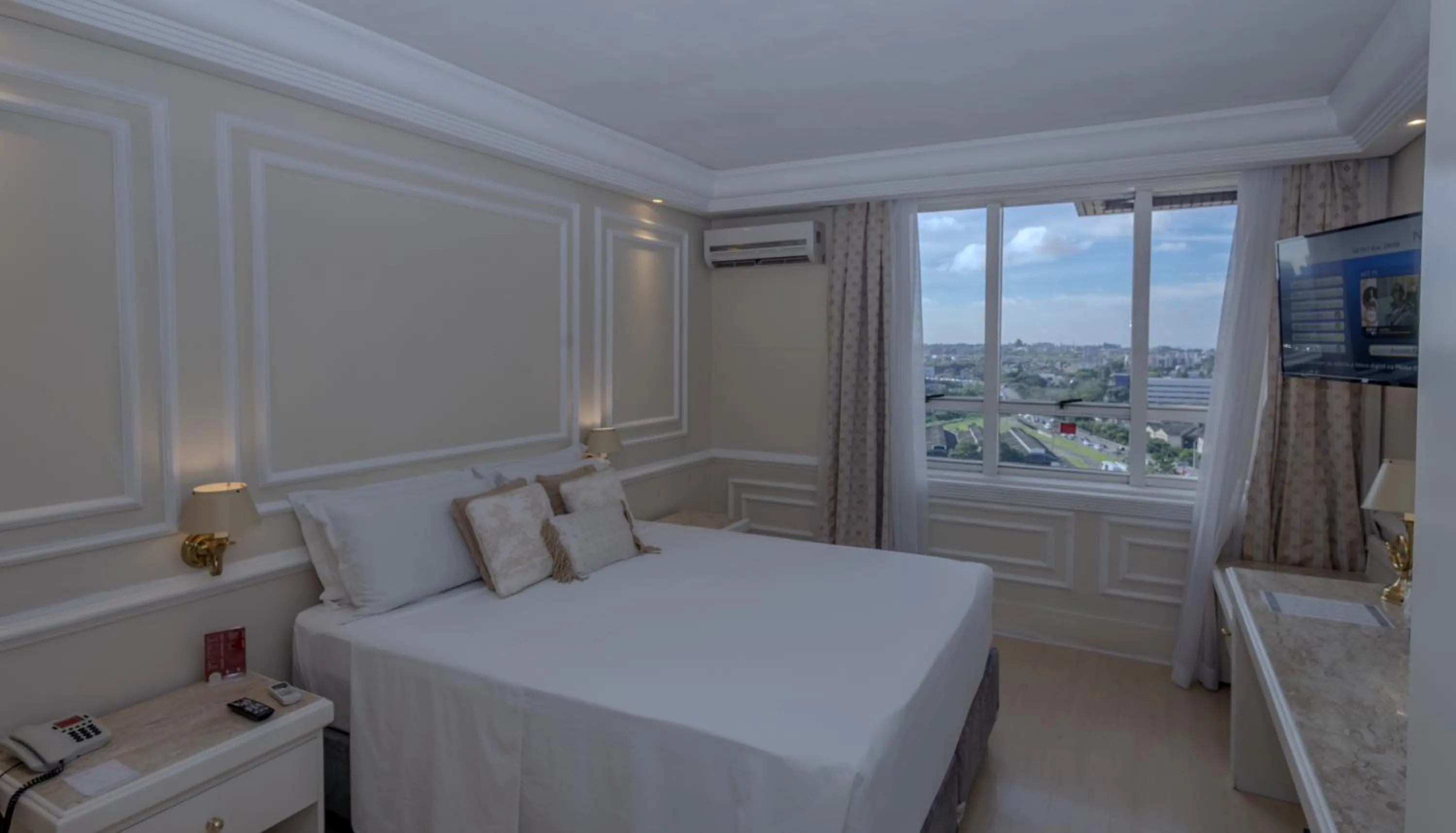 Bed in Lizon Curitiba Hotel