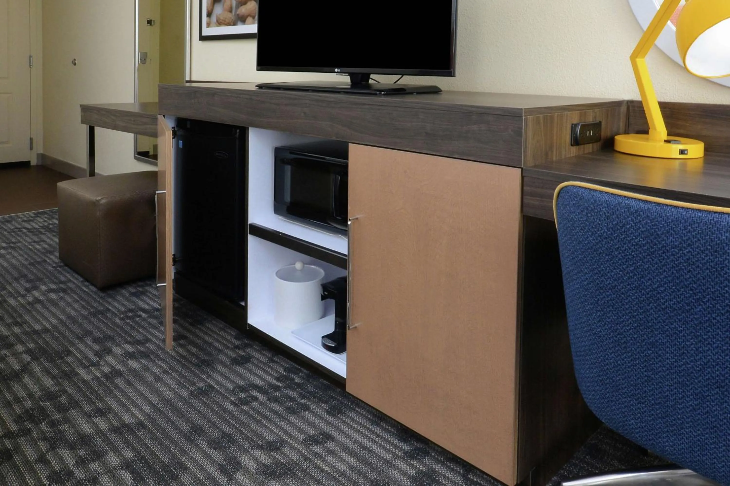 Bedroom in Hampton Inn & Suites Greenville/Spartanburg I-85