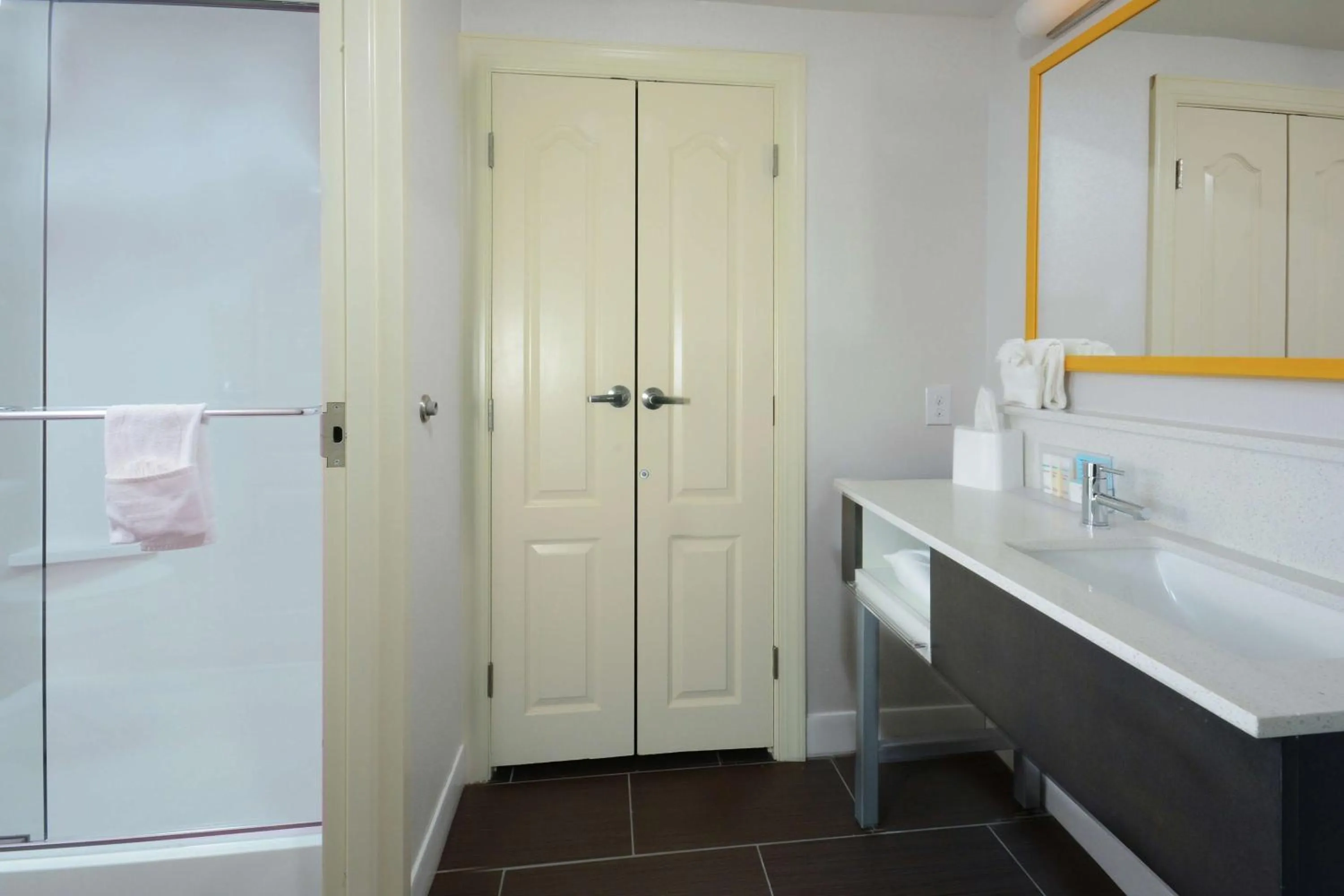 Bathroom in Hampton Inn & Suites Greenville/Spartanburg I-85