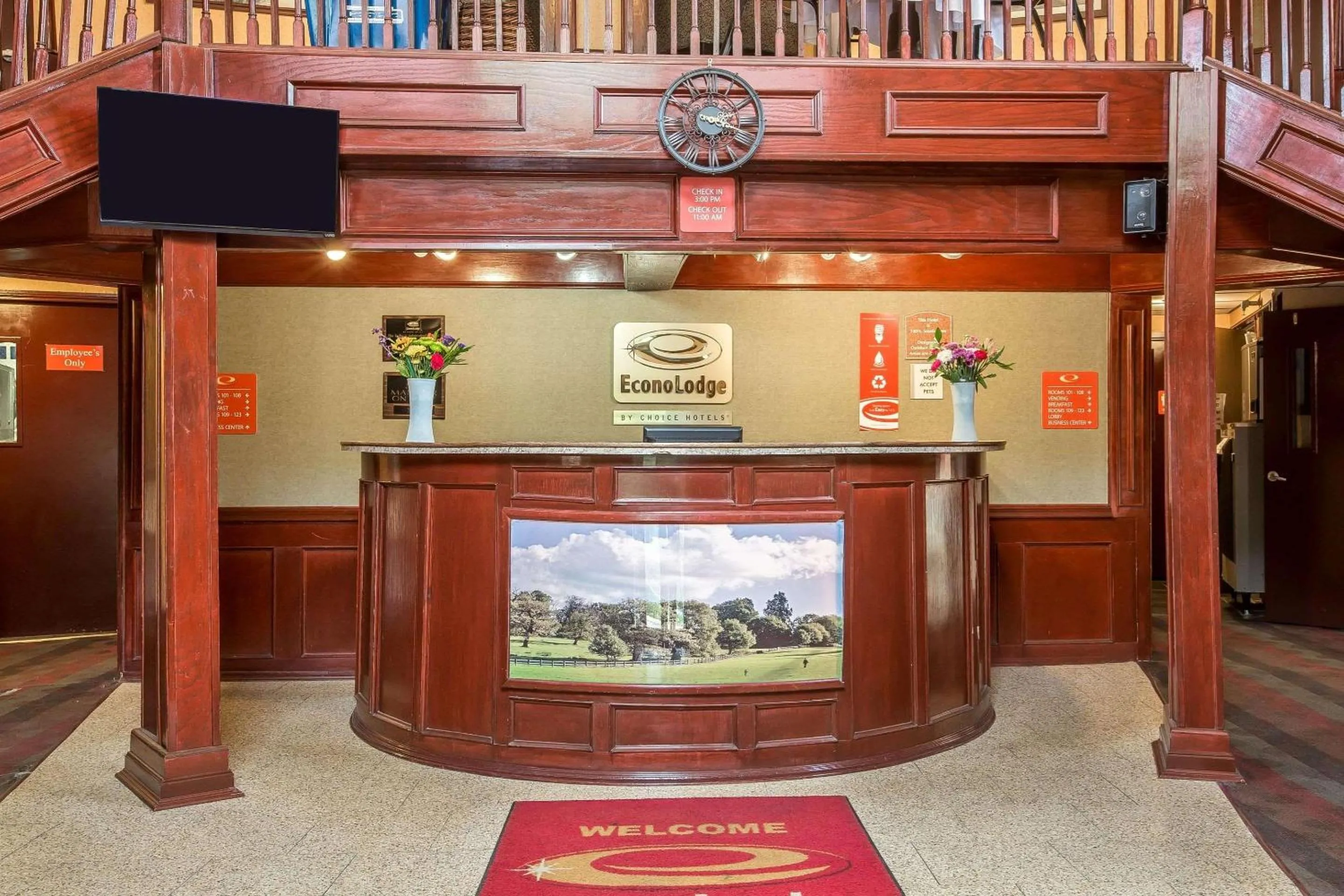 Lobby or reception, TV/Entertainment Center in Econo Lodge Montpelier I-89