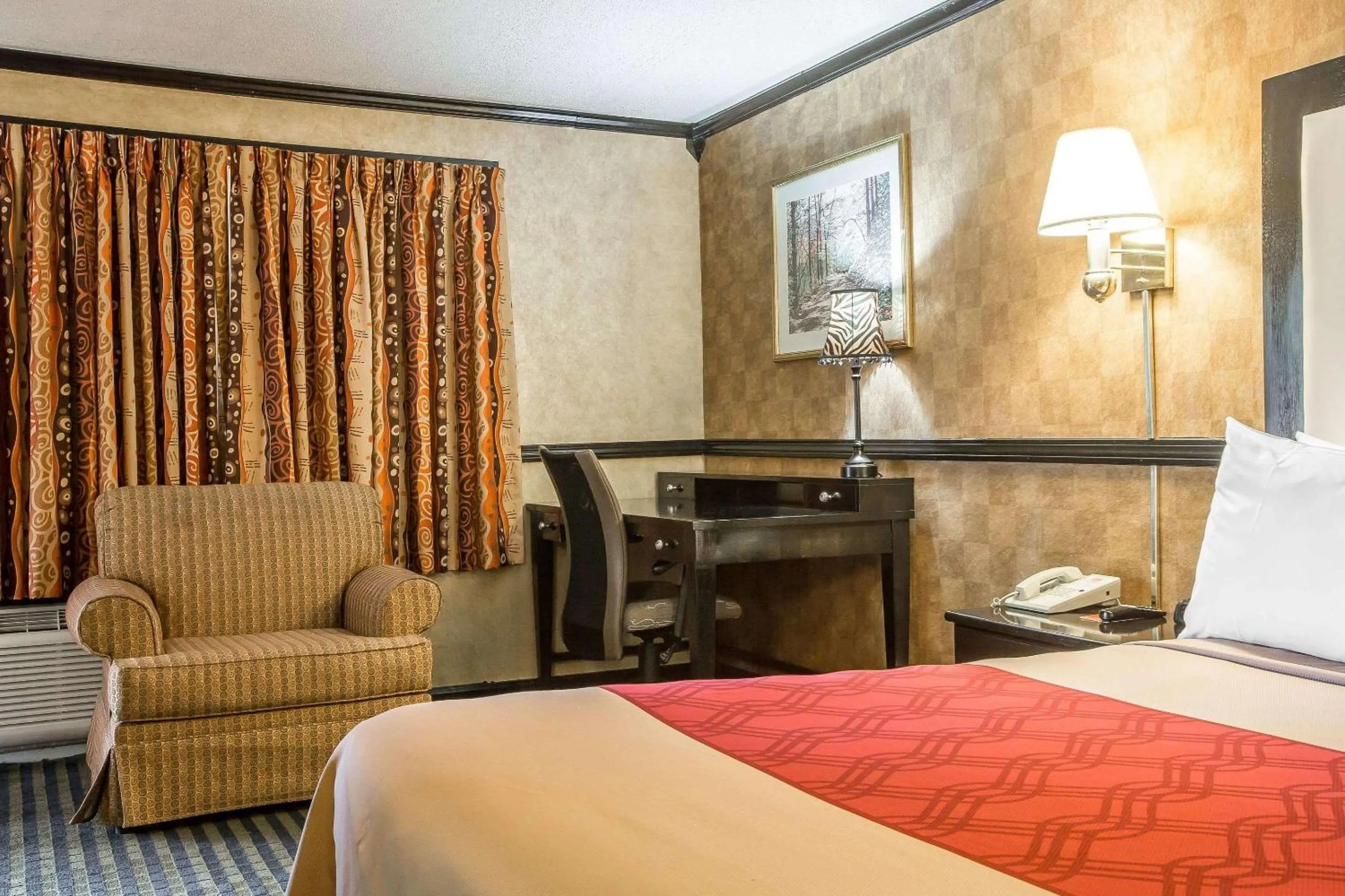 Photo of the whole room in Econo Lodge Montpelier I-89