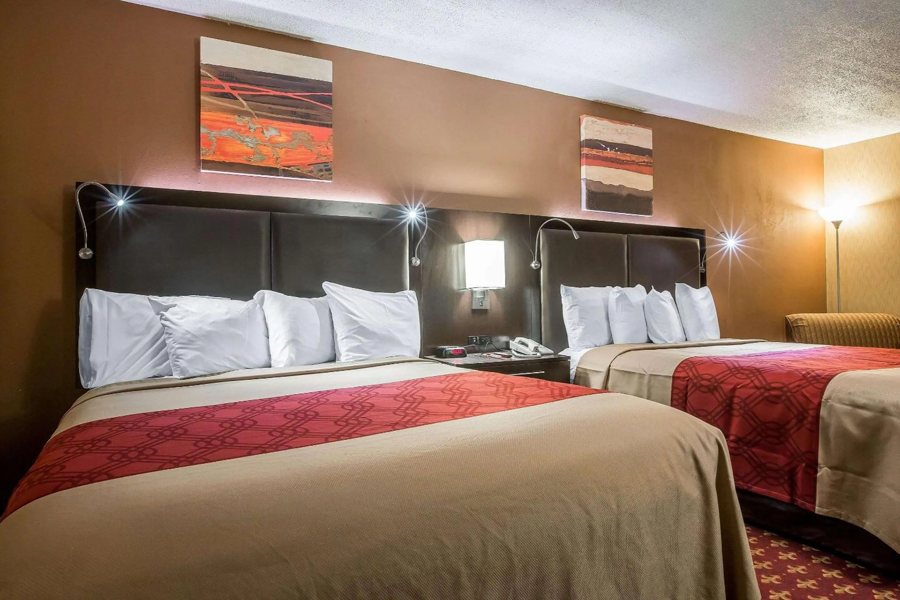 Photo of the whole room in Econo Lodge Montpelier I-89