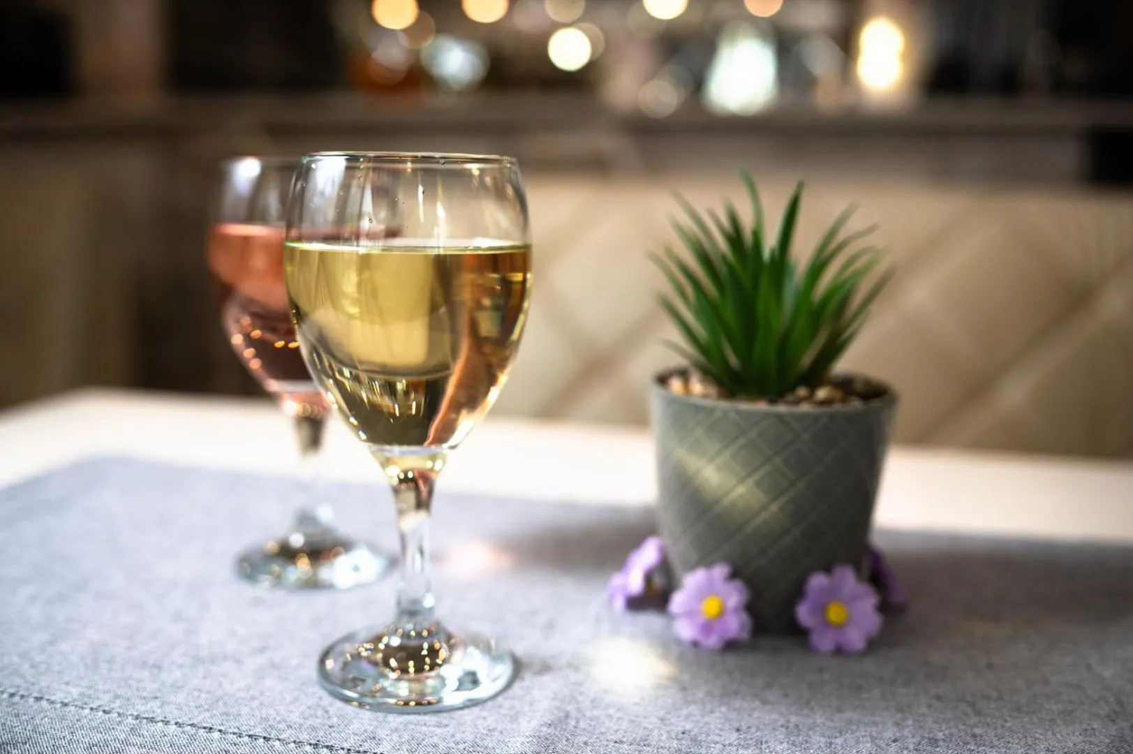 Restaurant/places to eat in Hotel Zeus