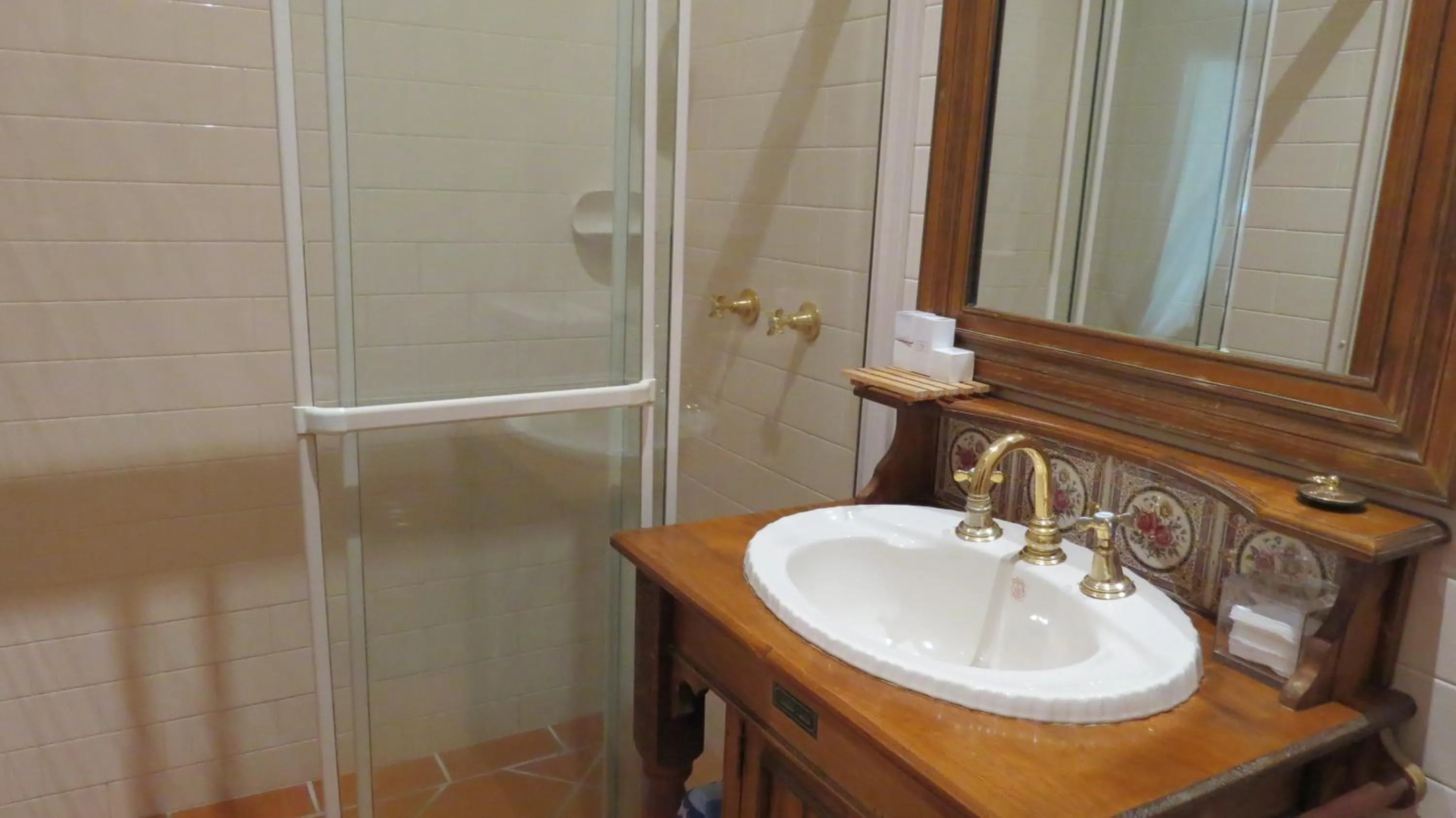 Bathroom in Victoria's At Ewingsdale