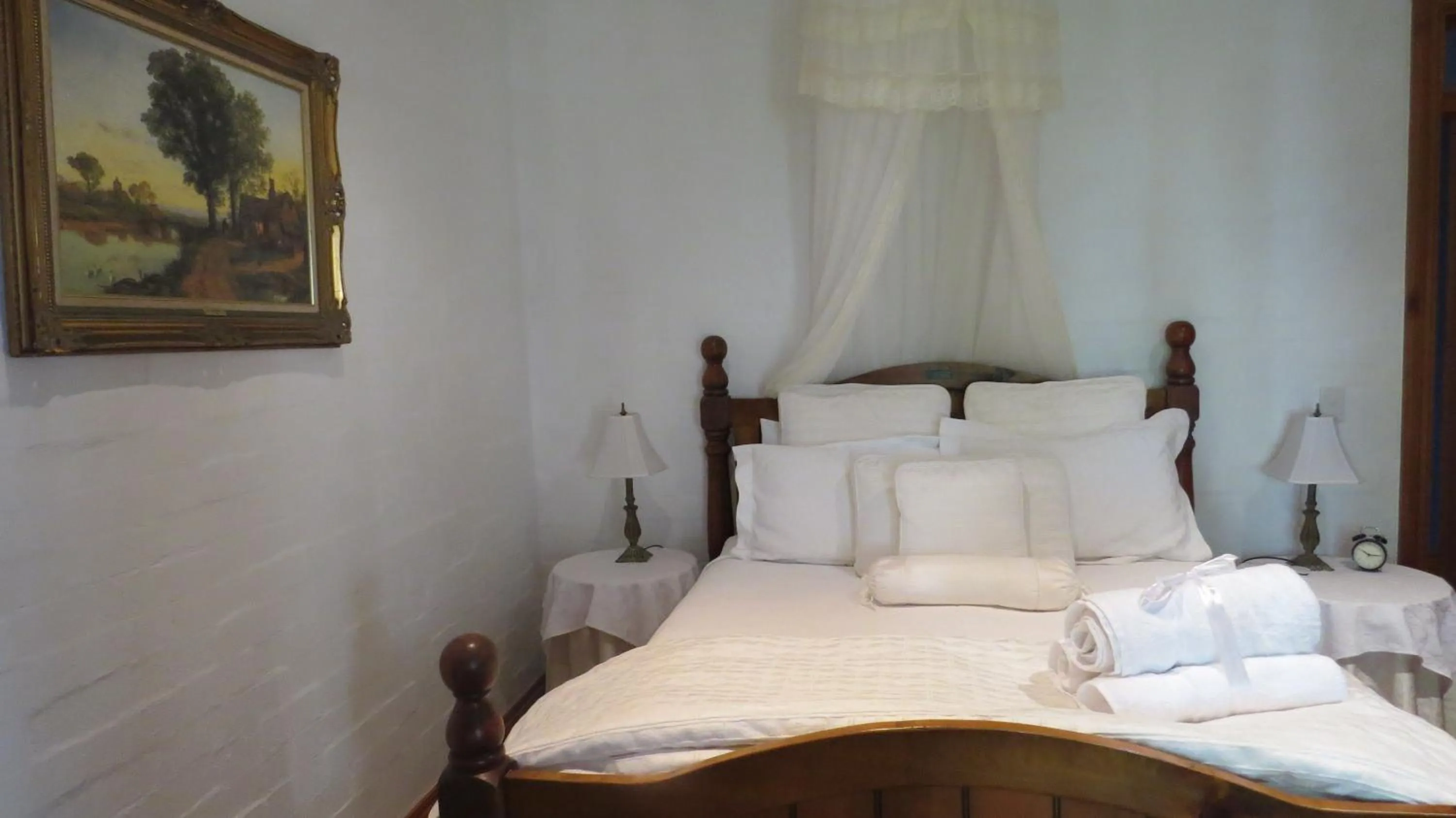 Bedroom, Bed in Victoria's At Ewingsdale