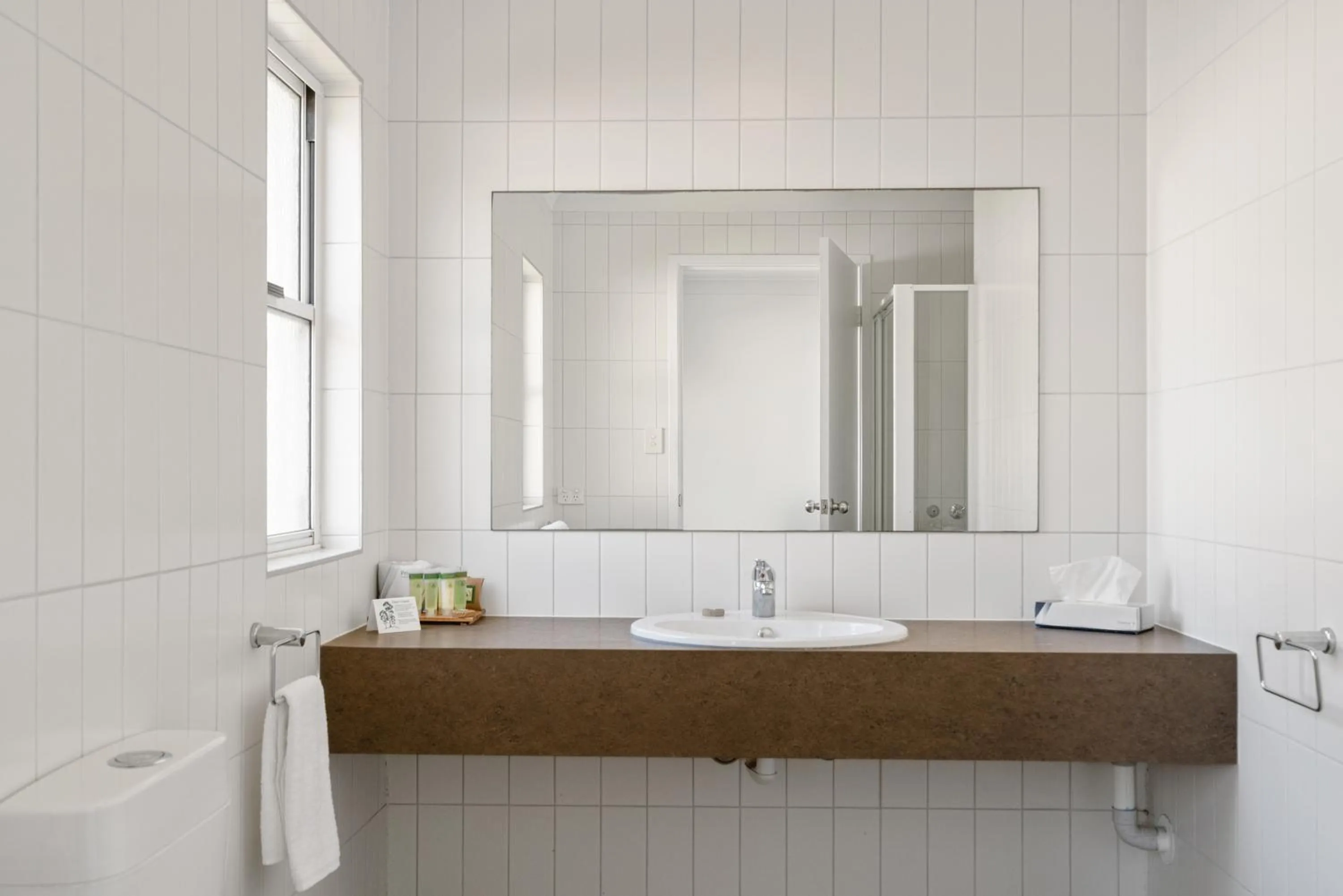 Bathroom in Wollongbar Motel