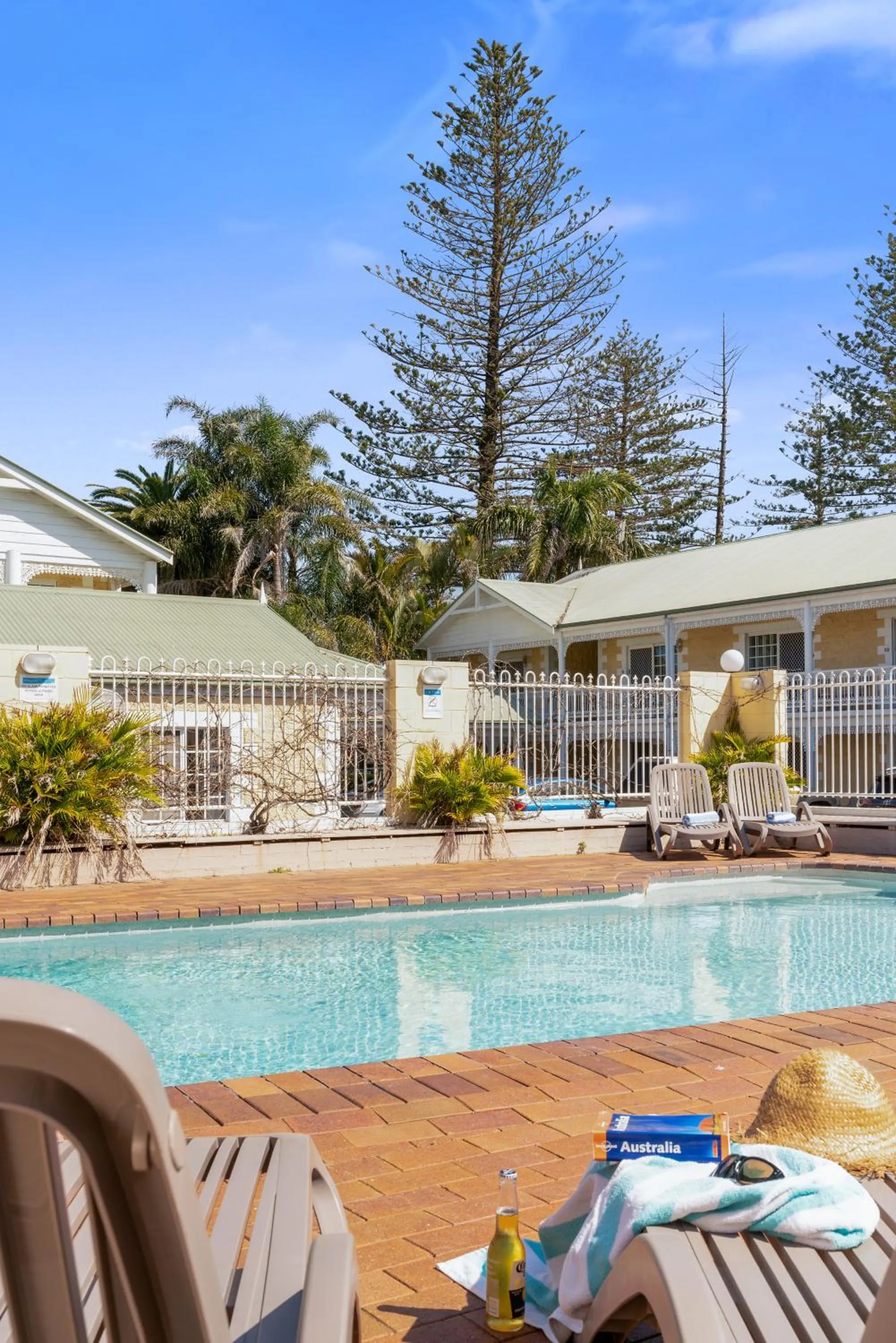 Swimming pool in Wollongbar Motel