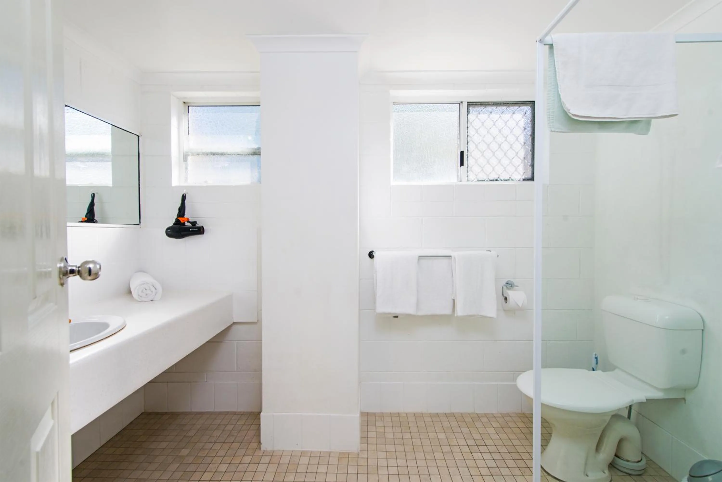 Bathroom in Wollongbar Motel