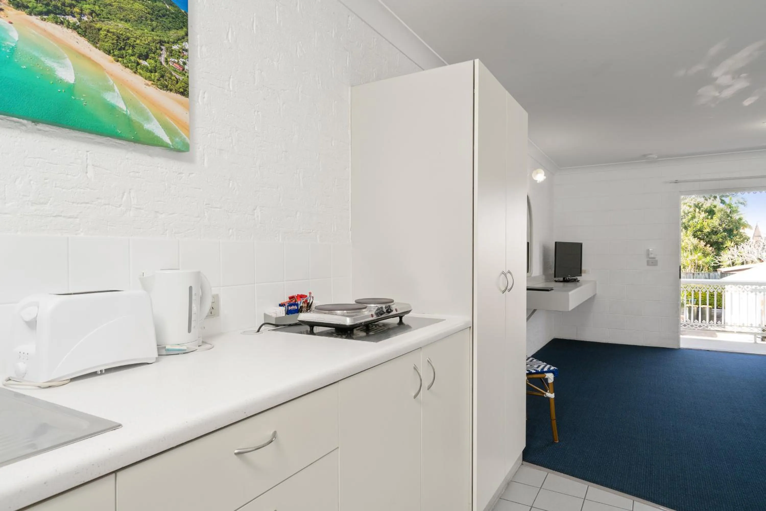 Kitchen or kitchenette in Wollongbar Motel