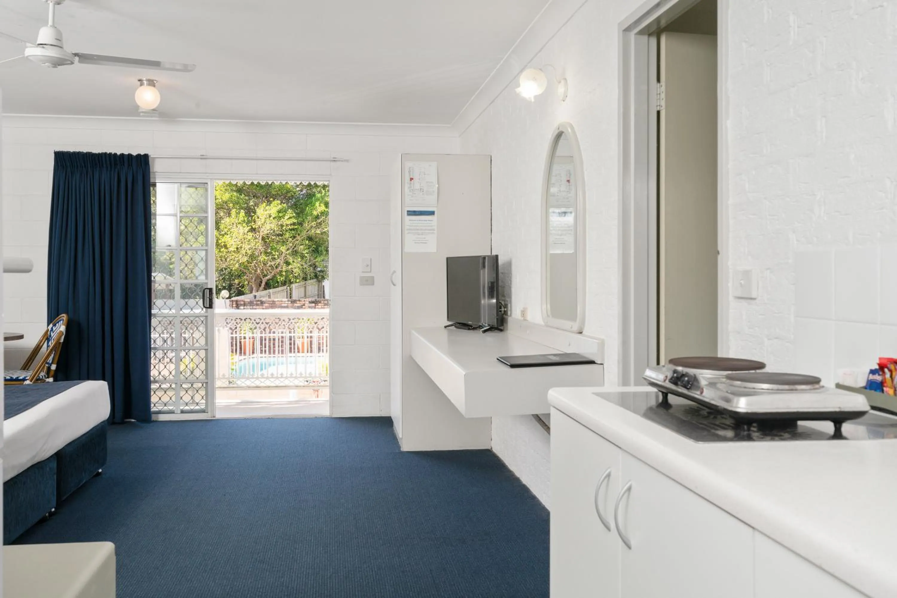 Photo of the whole room in Wollongbar Motel