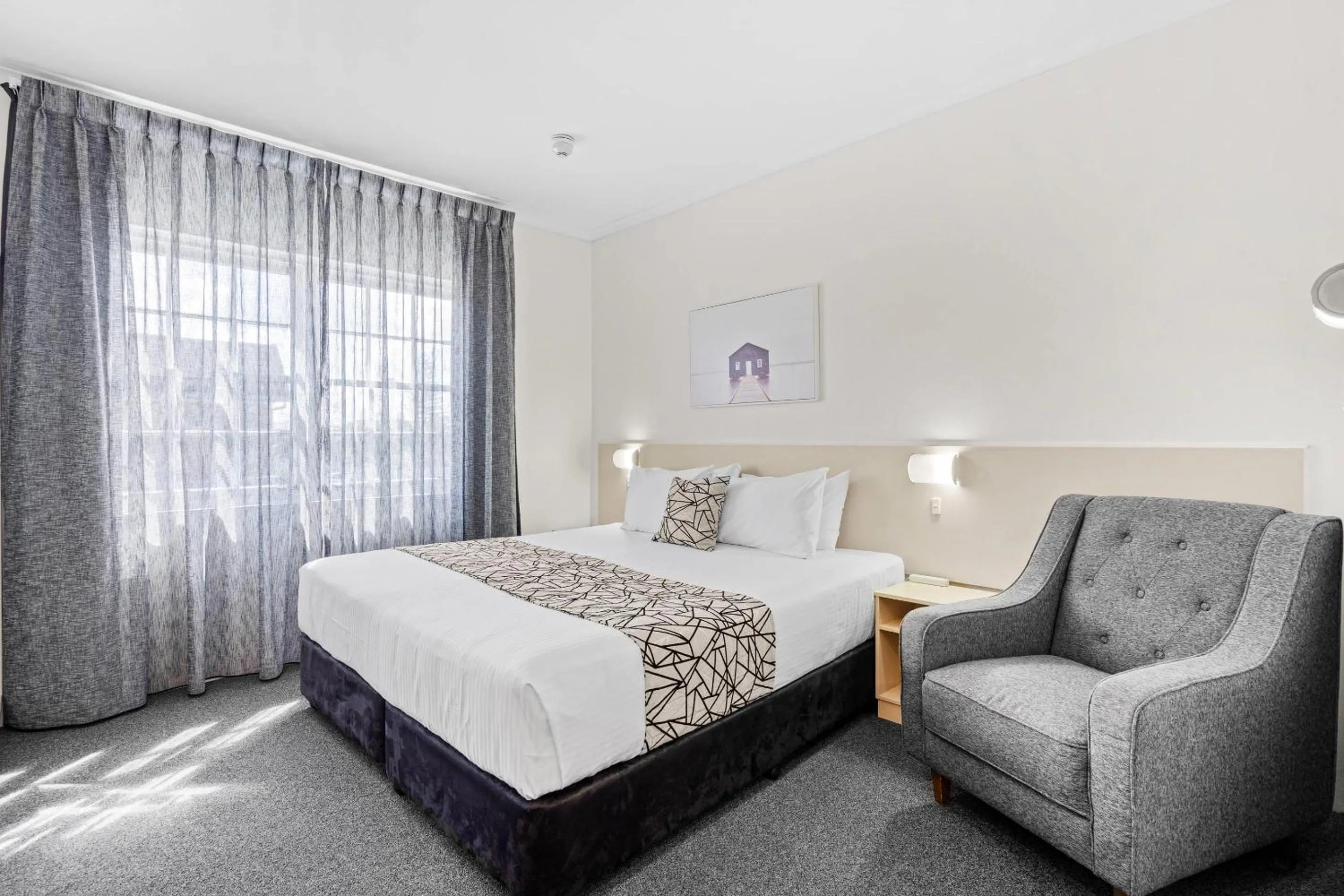 Bedroom, Bed in Comfort Inn All Seasons