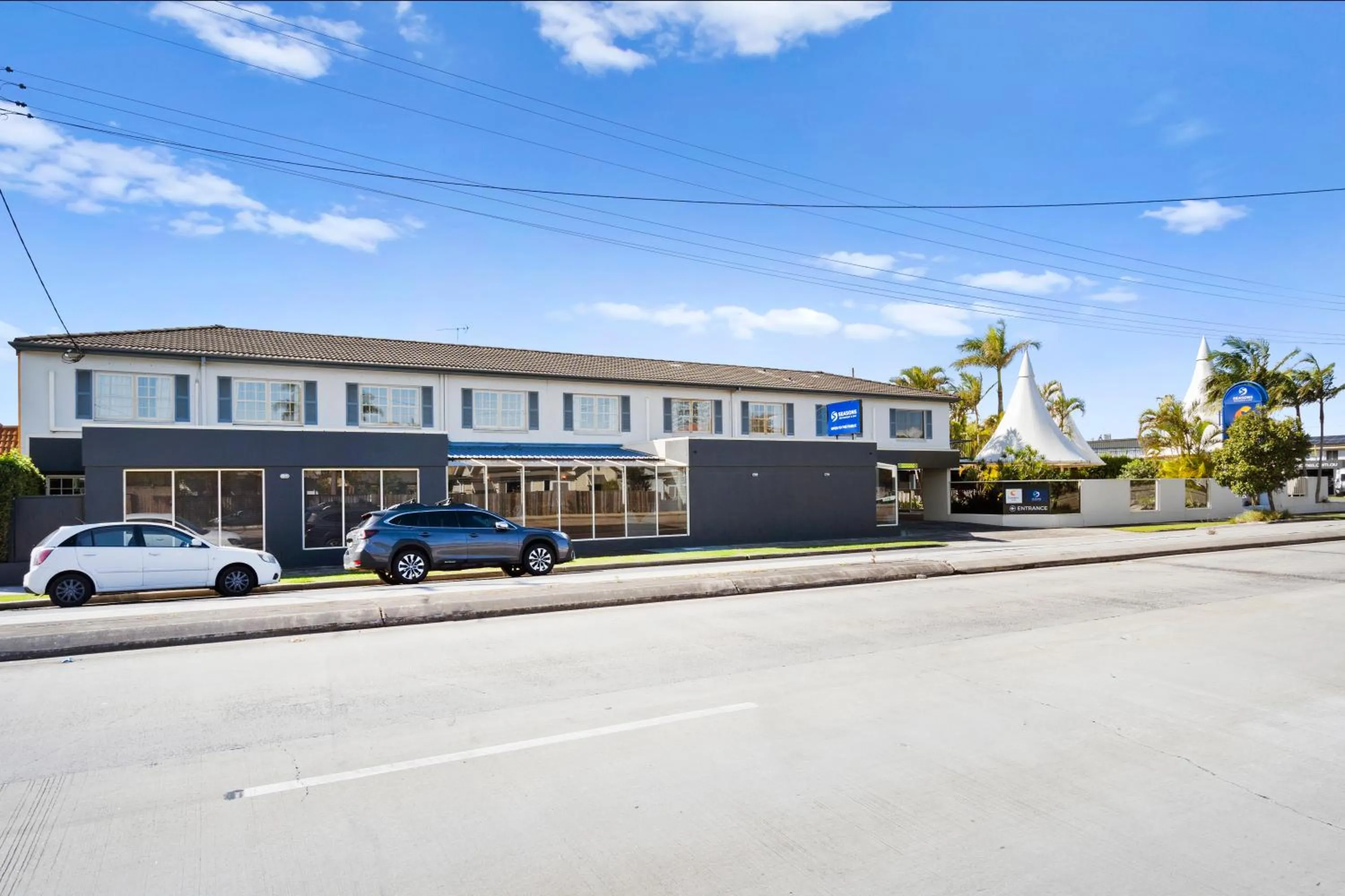 Property building in Comfort Inn All Seasons