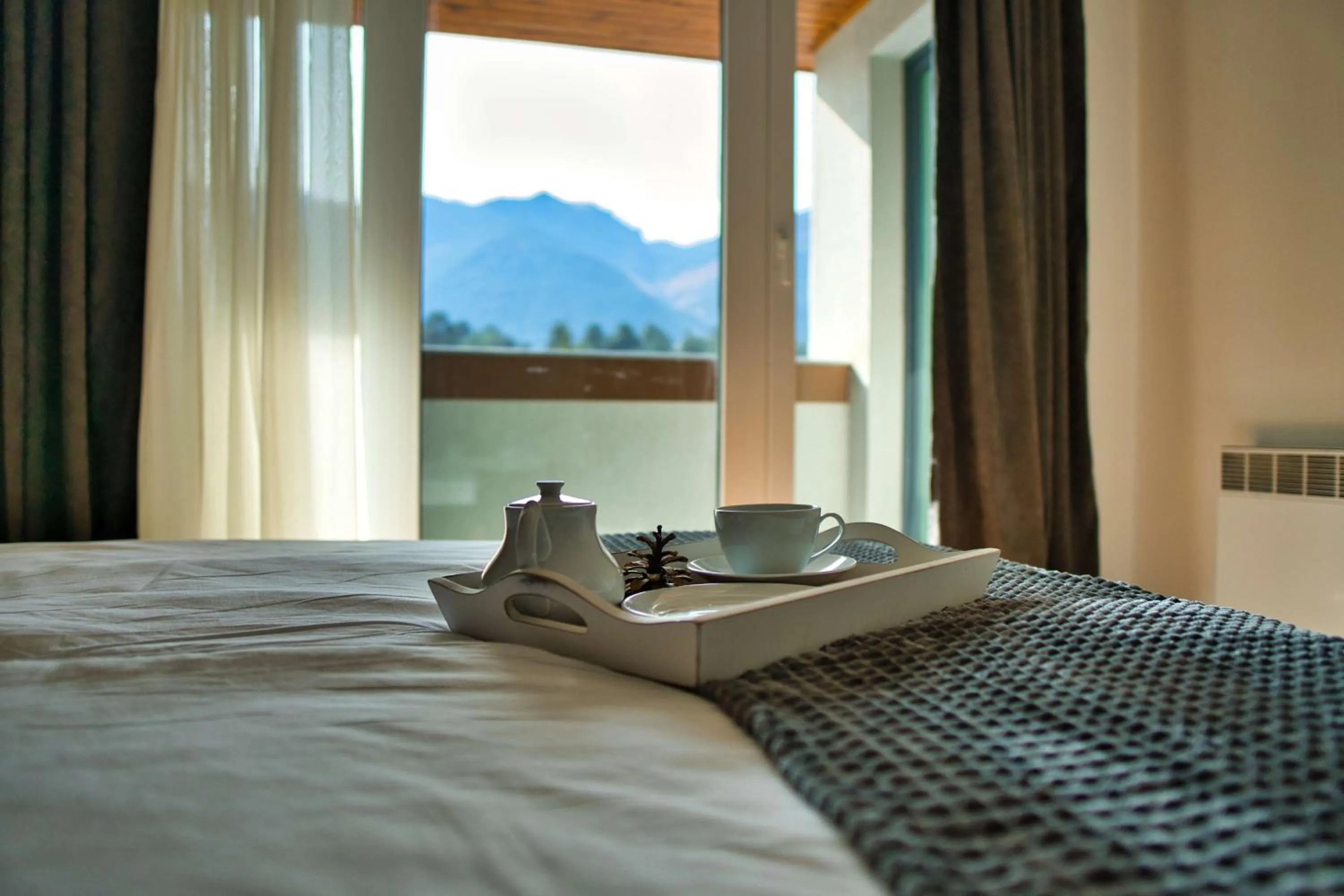 Bedroom, Bed in Local Stay Hotel, BW Signature Collection