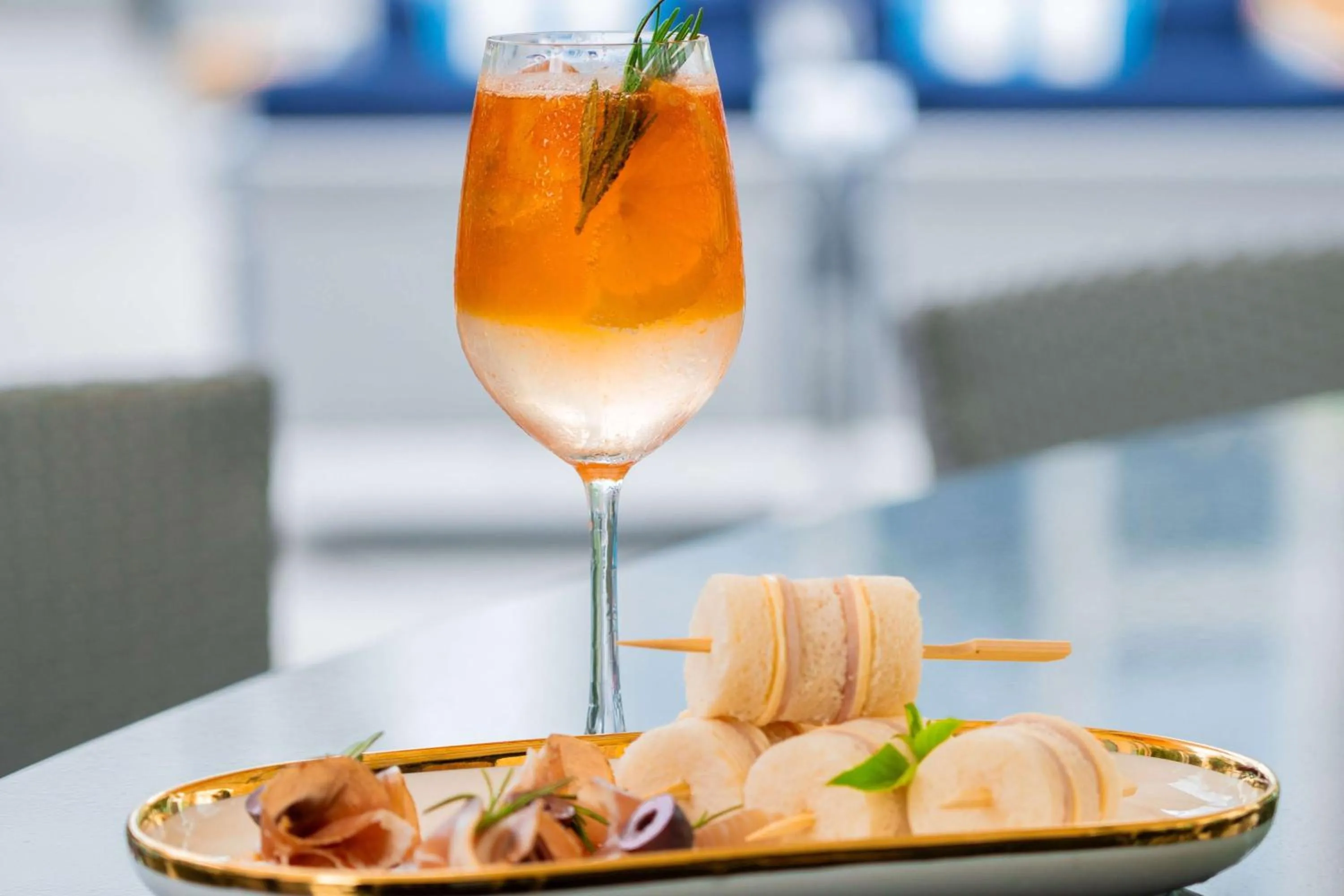 Lounge or bar in Park Plaza Bangkok Soi 18