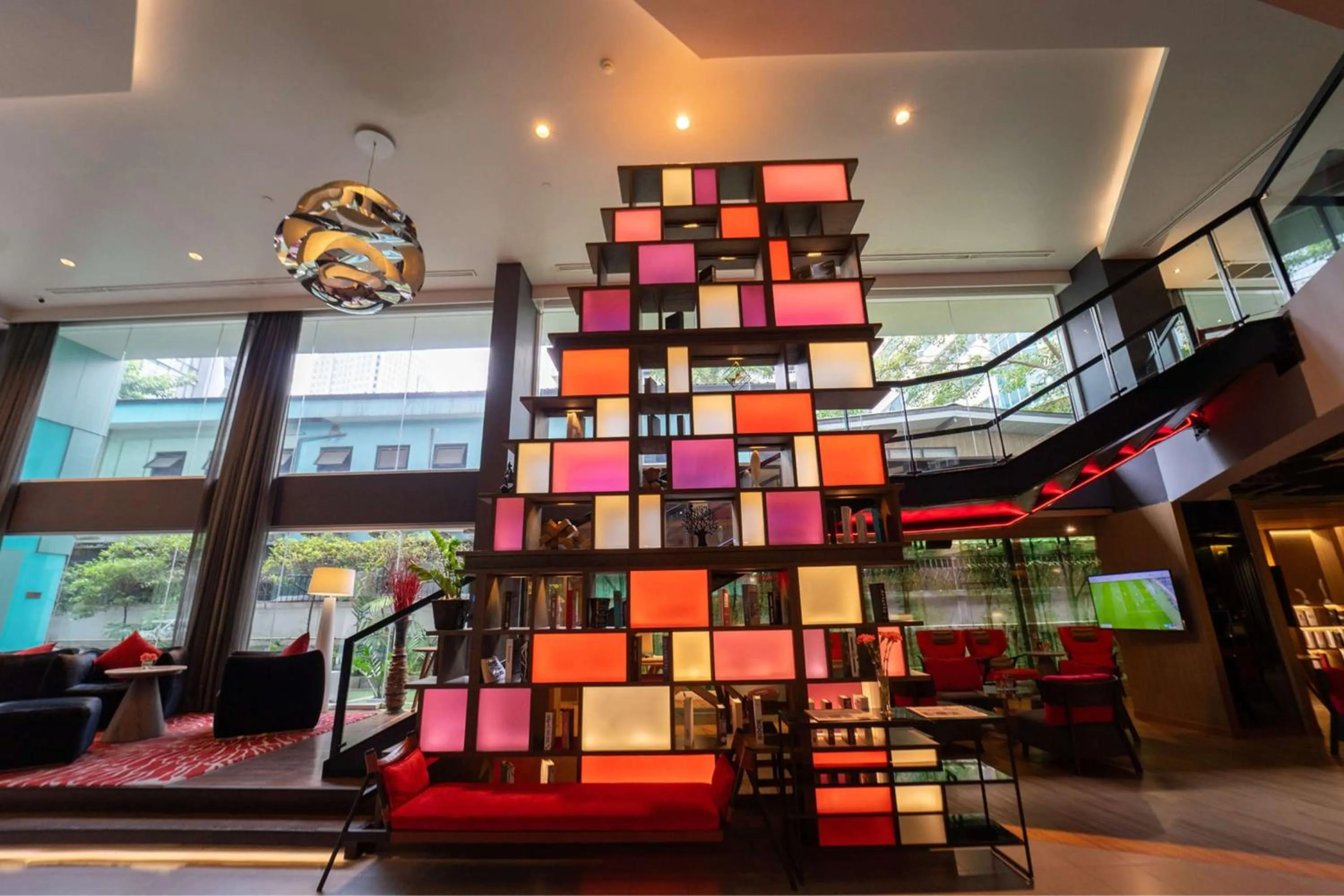 Lobby or reception in Park Plaza Bangkok Soi 18