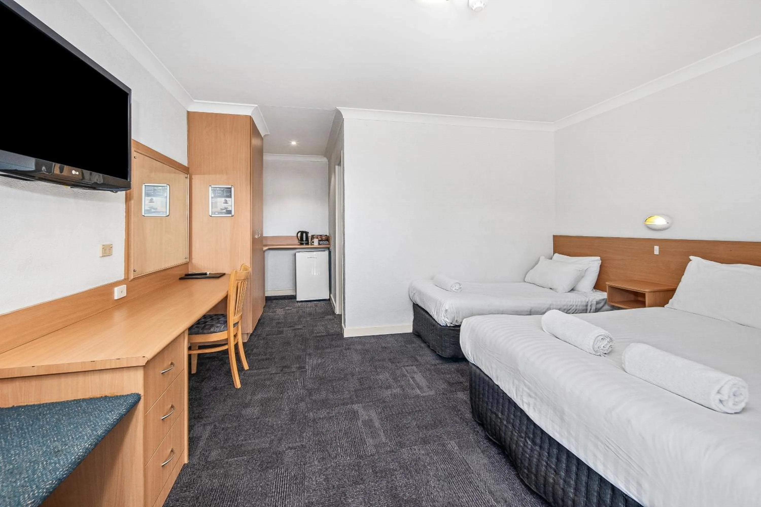 Bed in Diplomat Hotel Alice Springs