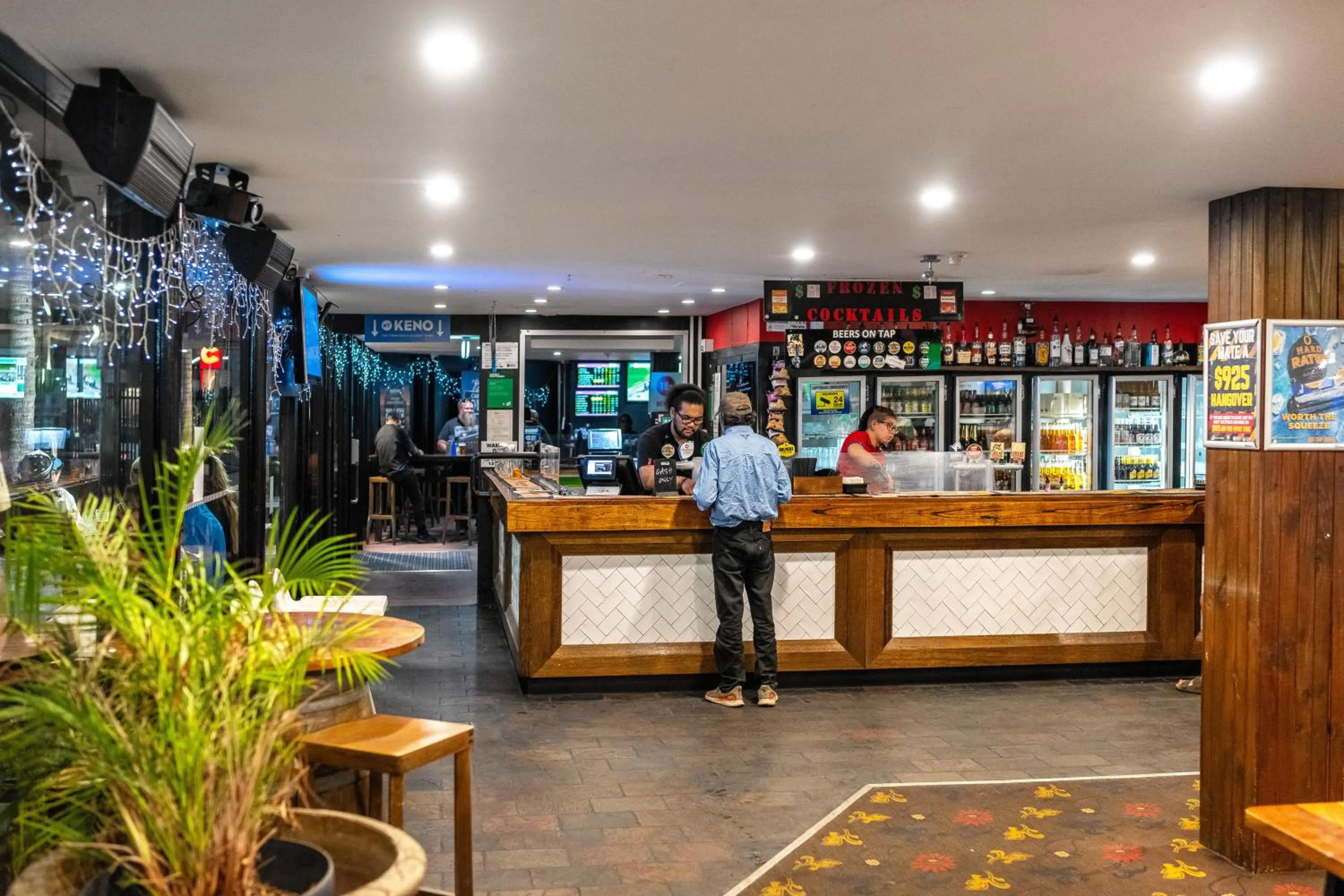 Restaurant/places to eat in Diplomat Hotel Alice Springs