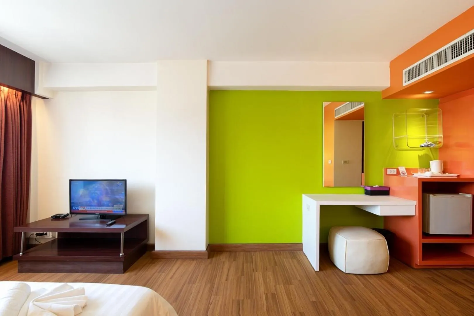 Communal lounge/ TV room, Bed in Veronica Residence