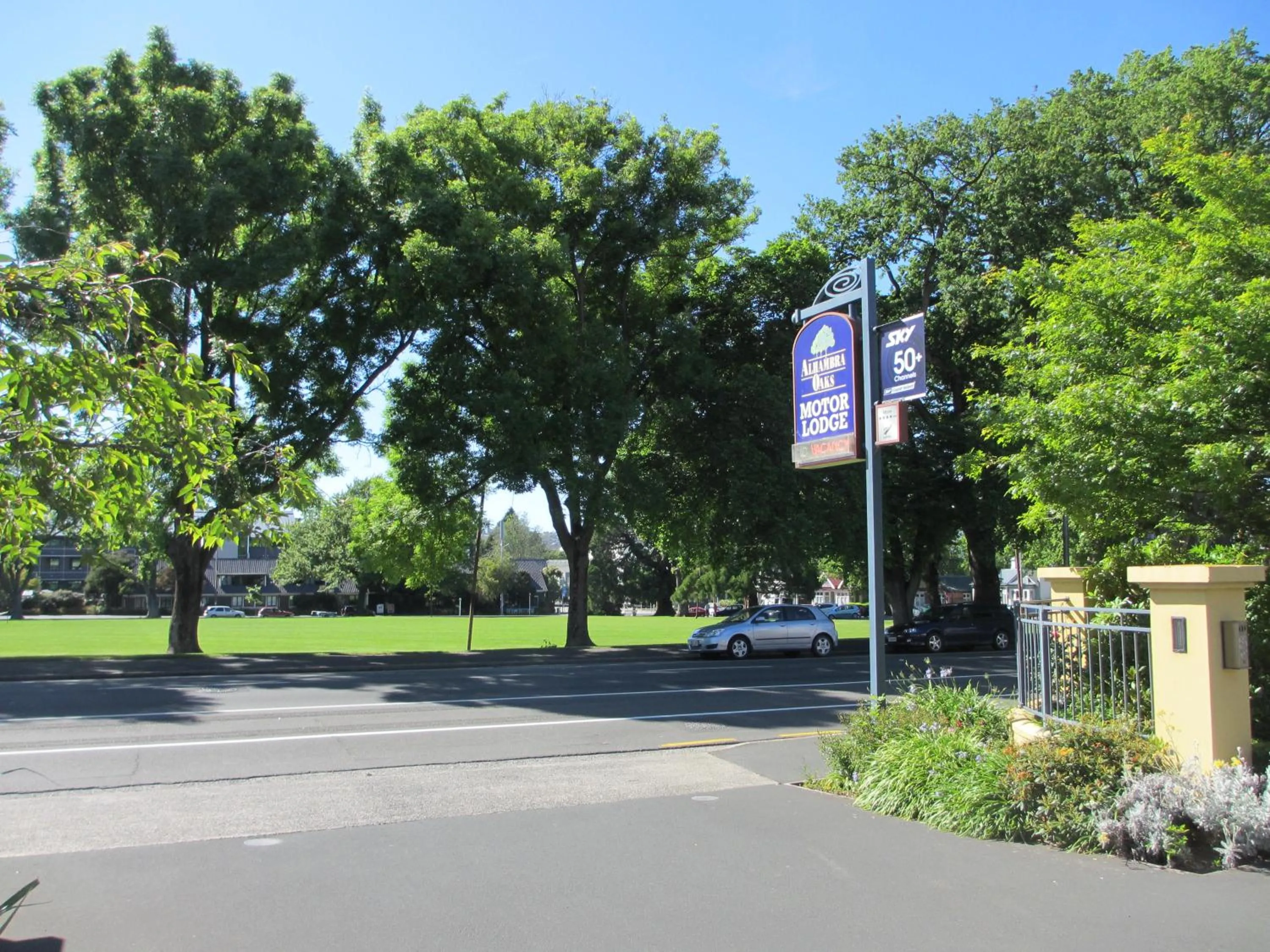 Street view in Alhambra Oaks Motor Lodge