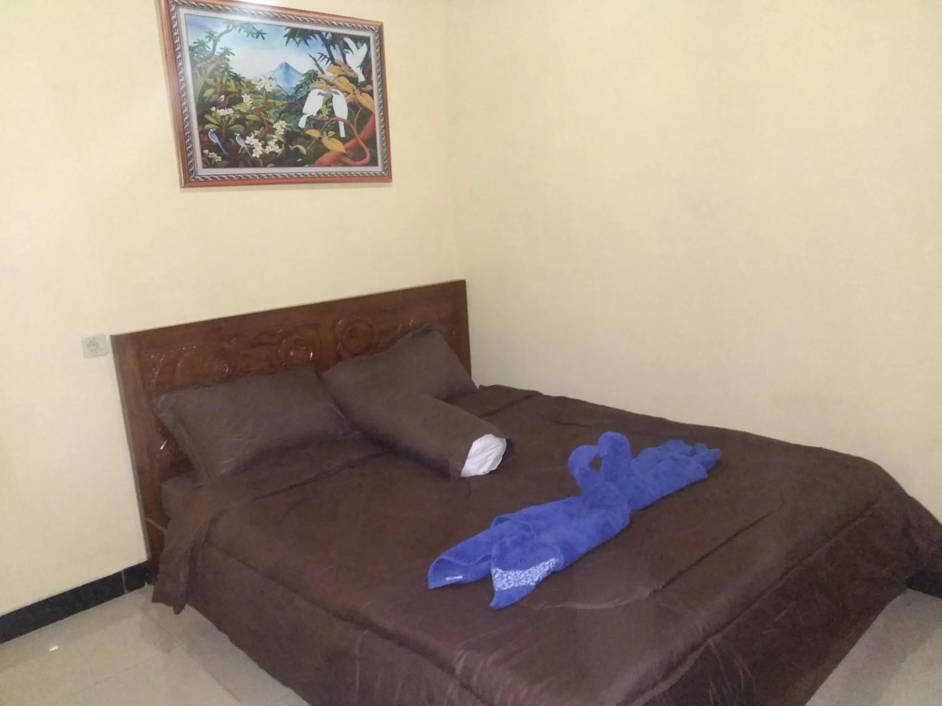 Living room, Bed in Batur Bamboo Cabin by ecommerceloka