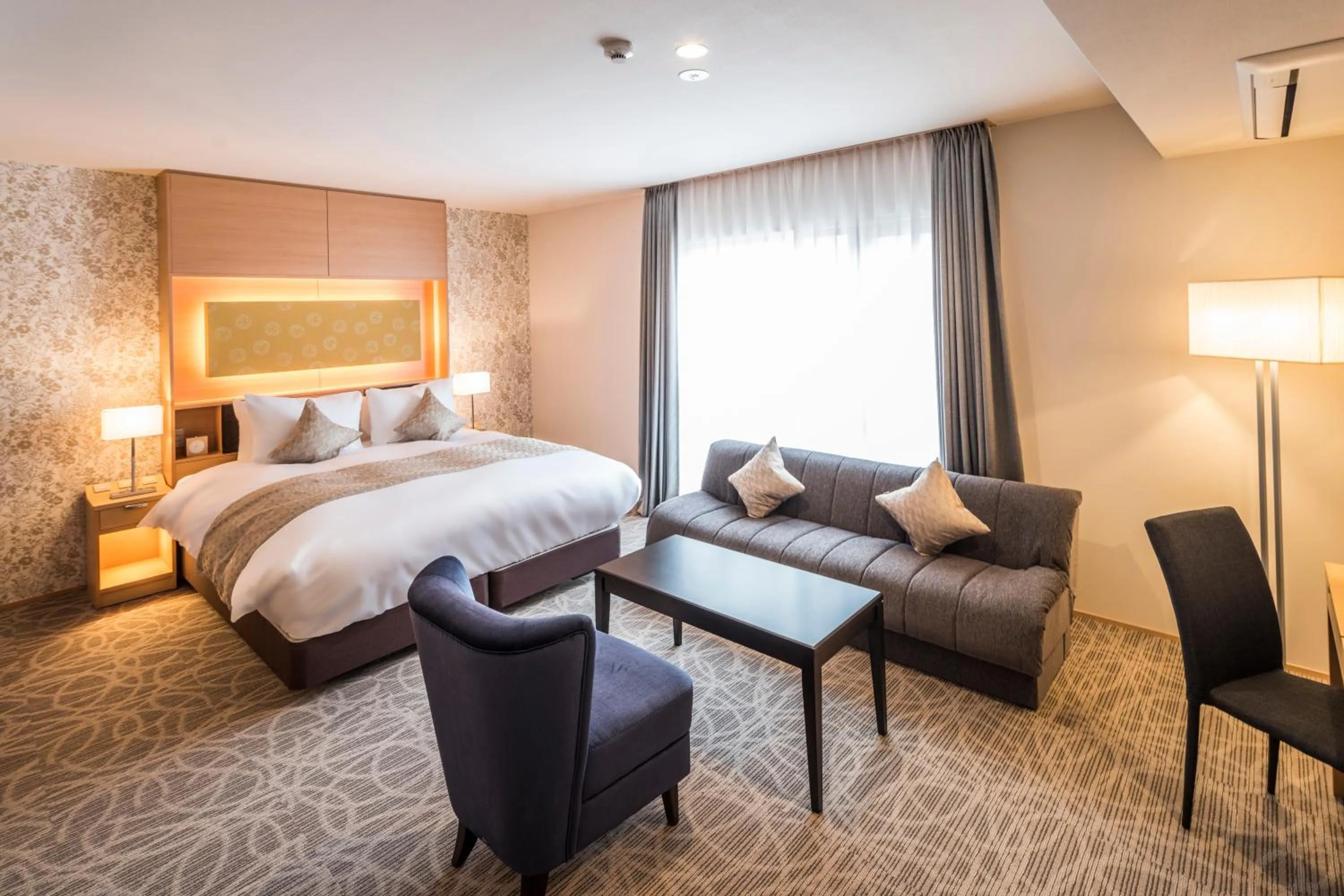 Photo of the whole room, Bed in Kyoto Shinmachi Rokkaku Hotel grandereverie