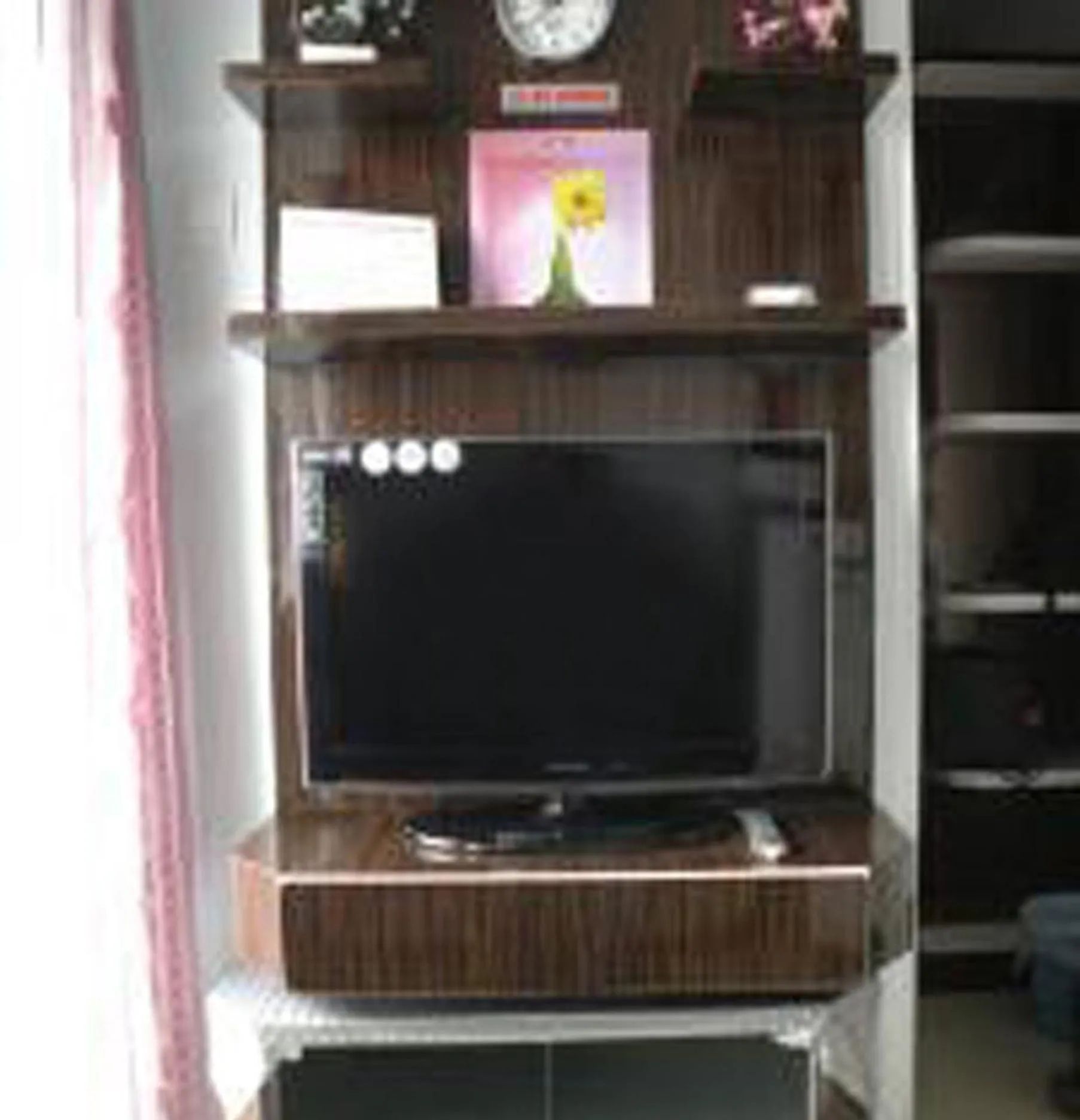 TV and multimedia in Apartment Green Pramuka ~ OCR