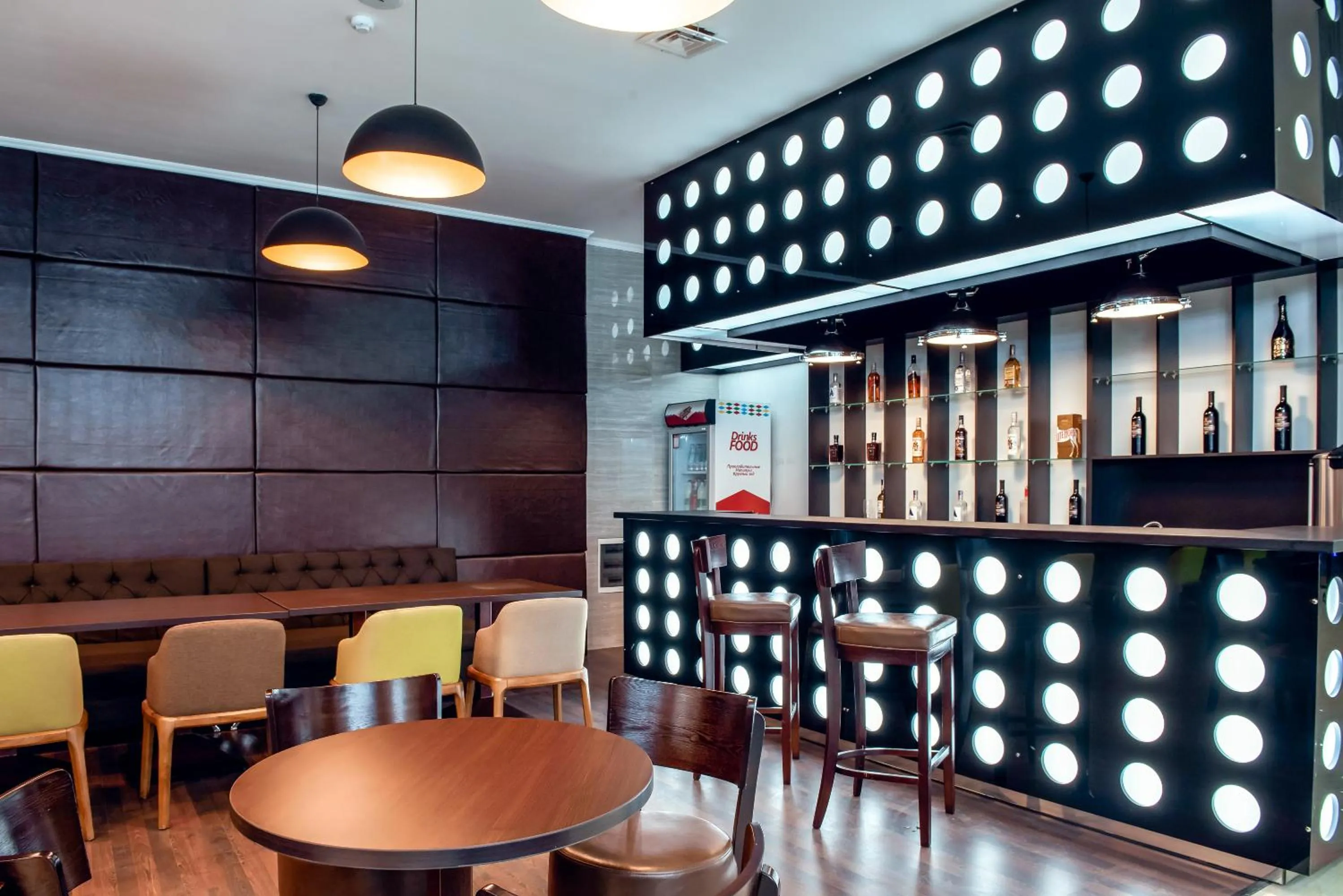 Restaurant/places to eat in Hotel Bridges Bishkek