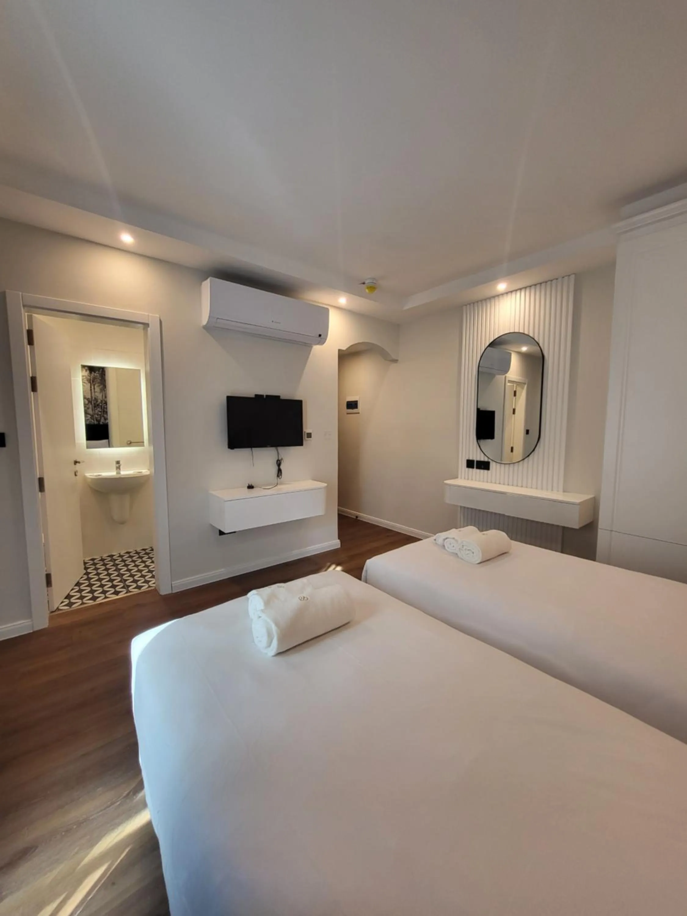 Bed in Carlton Hotel