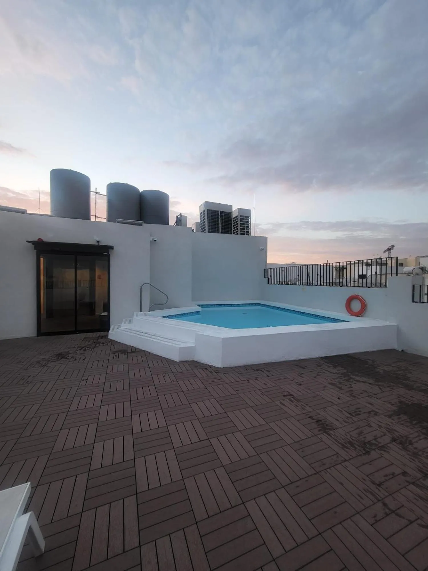 Swimming pool in Carlton Hotel