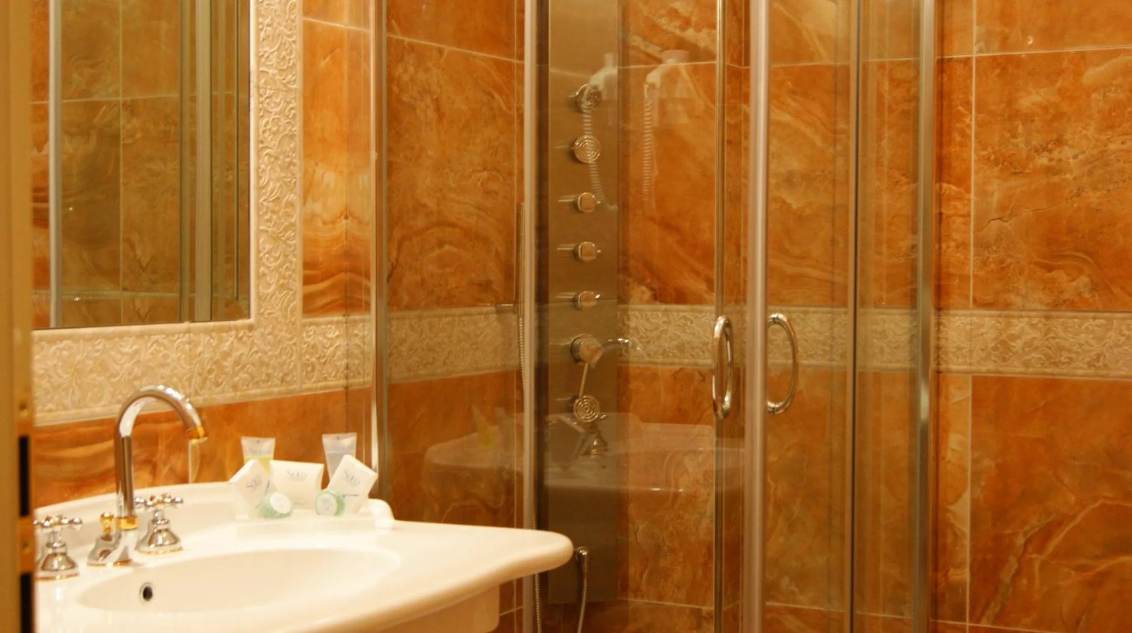 Bathroom in Regina di Saba - Hotel Villa per ricevimenti