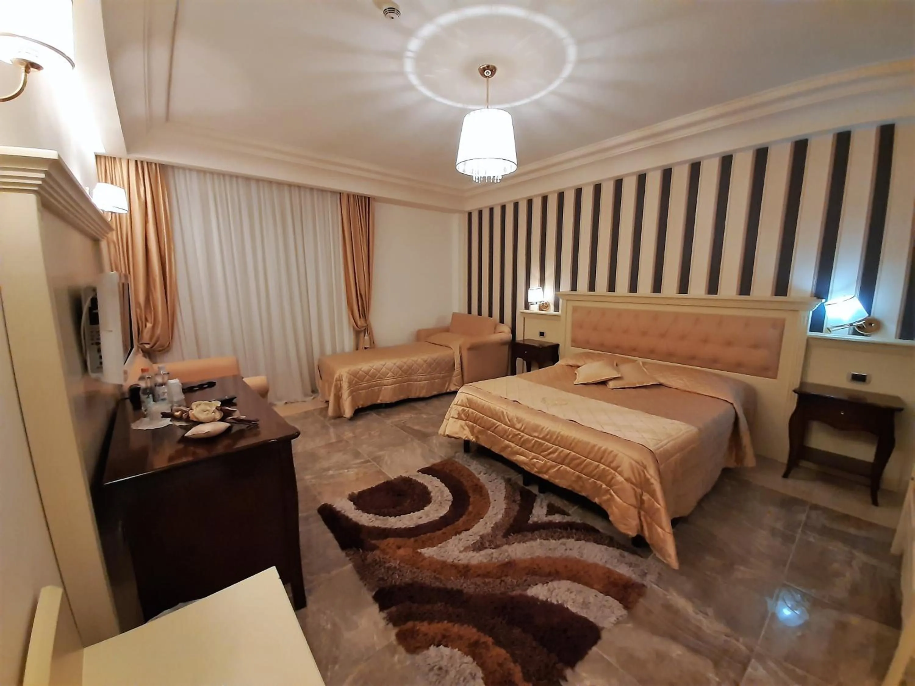 Photo of the whole room, Bed in Regina di Saba - Hotel Villa per ricevimenti