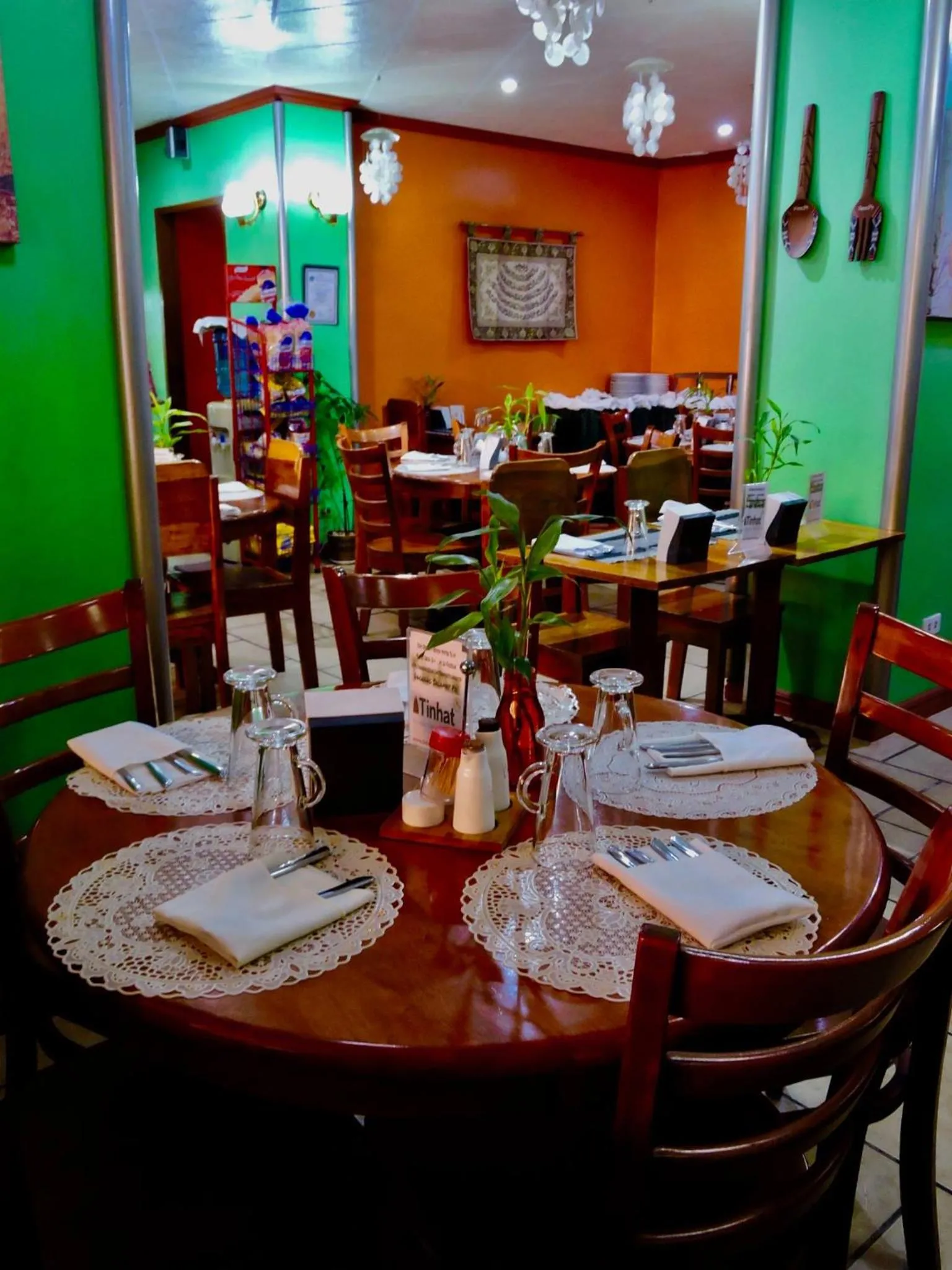 Restaurant/places to eat in TINHAT Halal حلال Certified Boutique Hotel And Restaurant