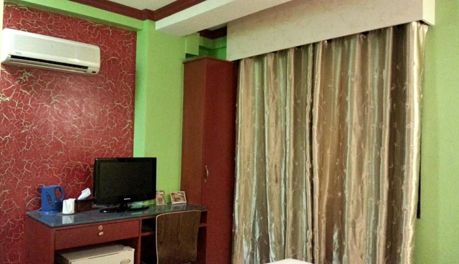 TV and multimedia in TINHAT Halal حلال Certified Boutique Hotel And Restaurant