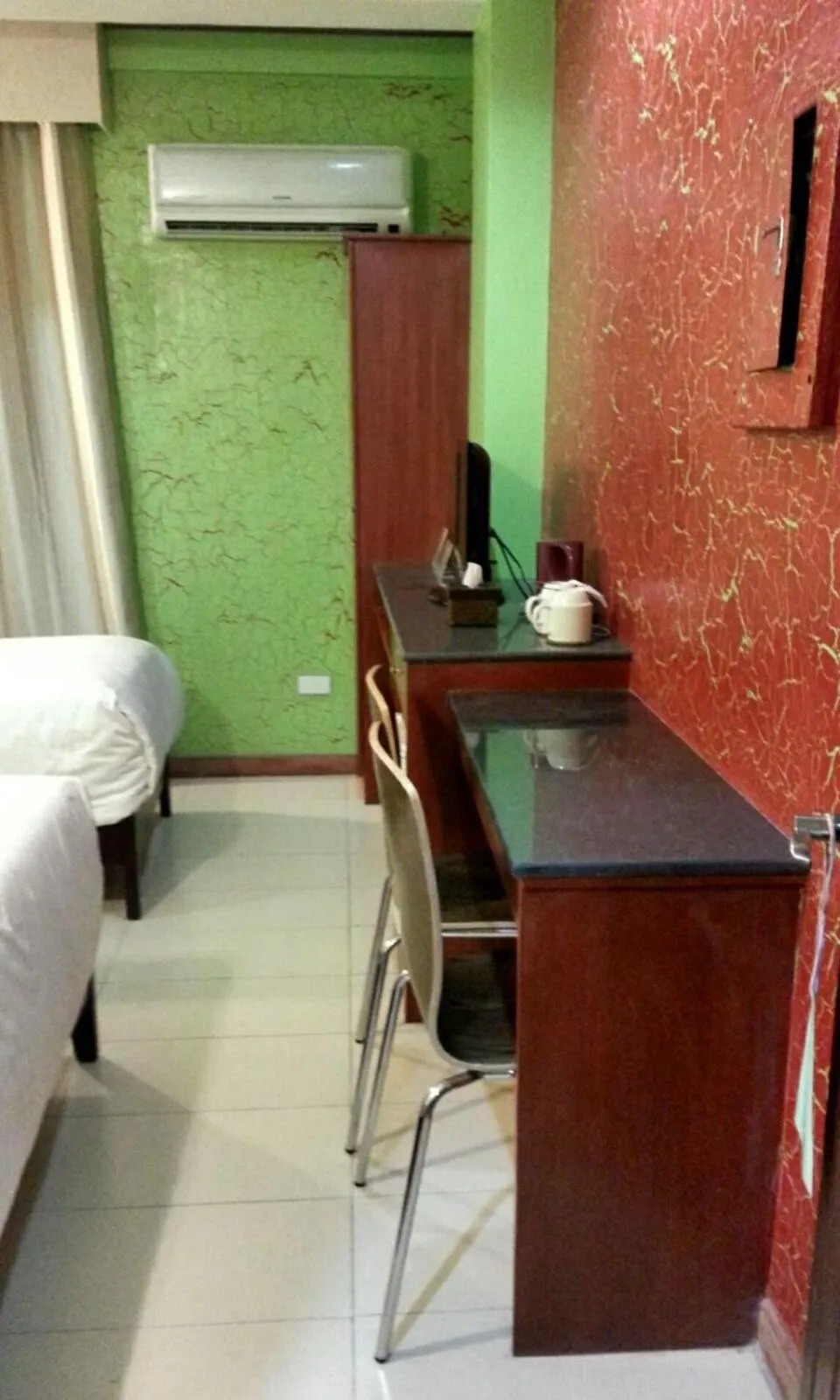 Coffee/tea facilities, Bed in TINHAT Halal حلال Certified Boutique Hotel And Restaurant