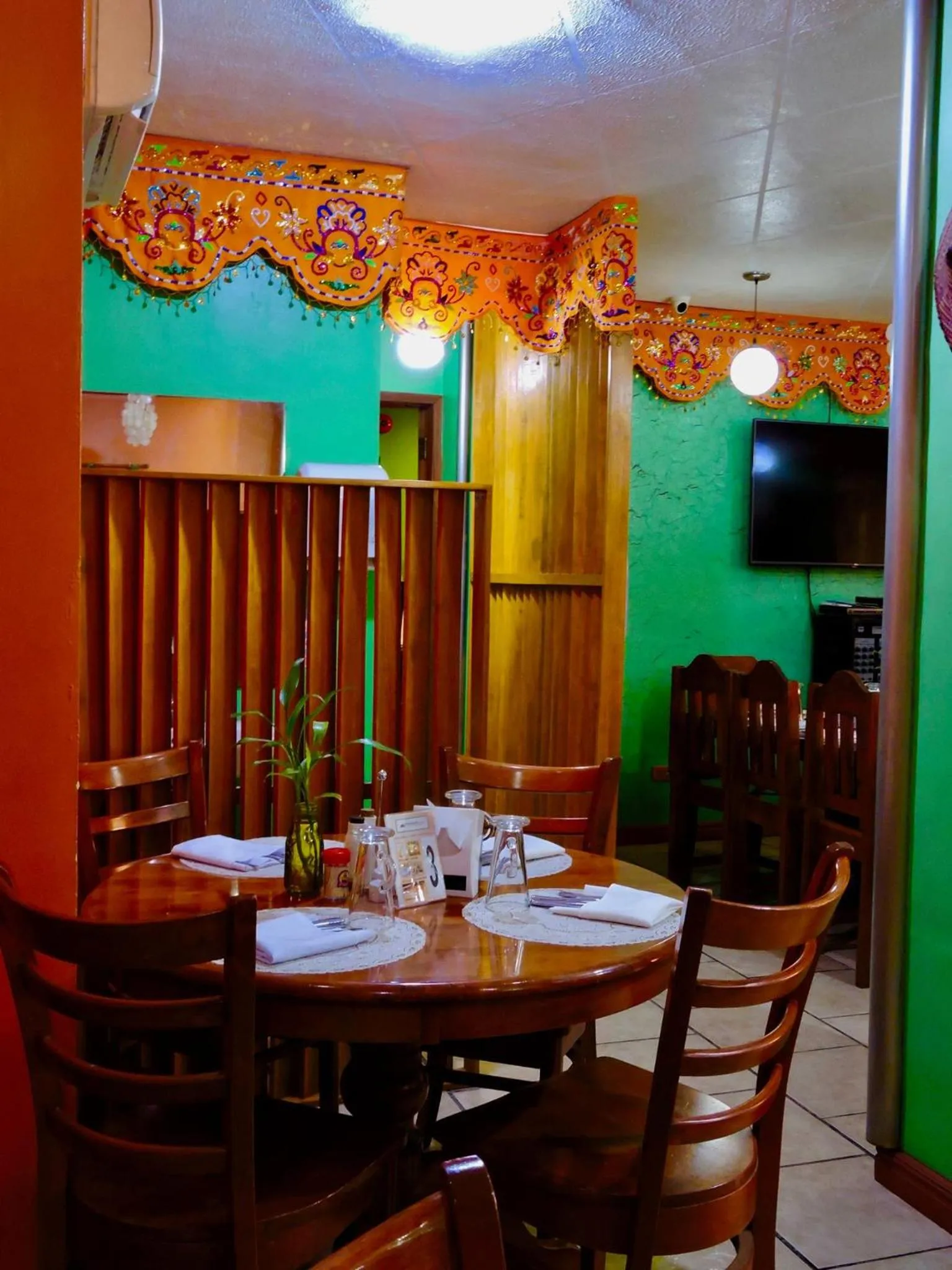 Restaurant/places to eat in TINHAT Halal حلال Certified Boutique Hotel And Restaurant