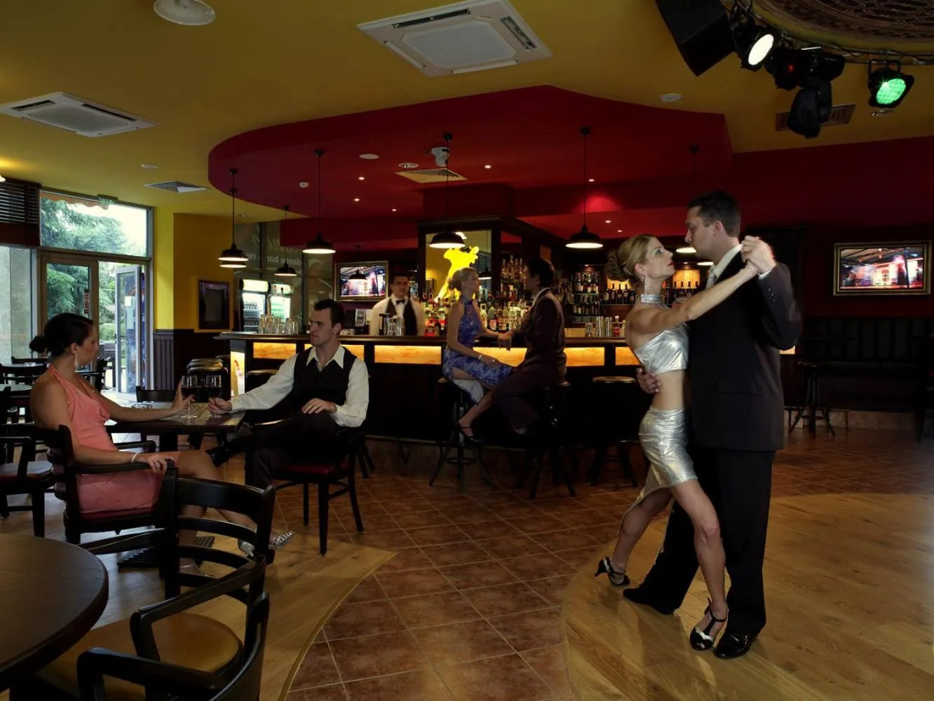 Nightclub / DJ in Flamingo Grand Hotel & Spa